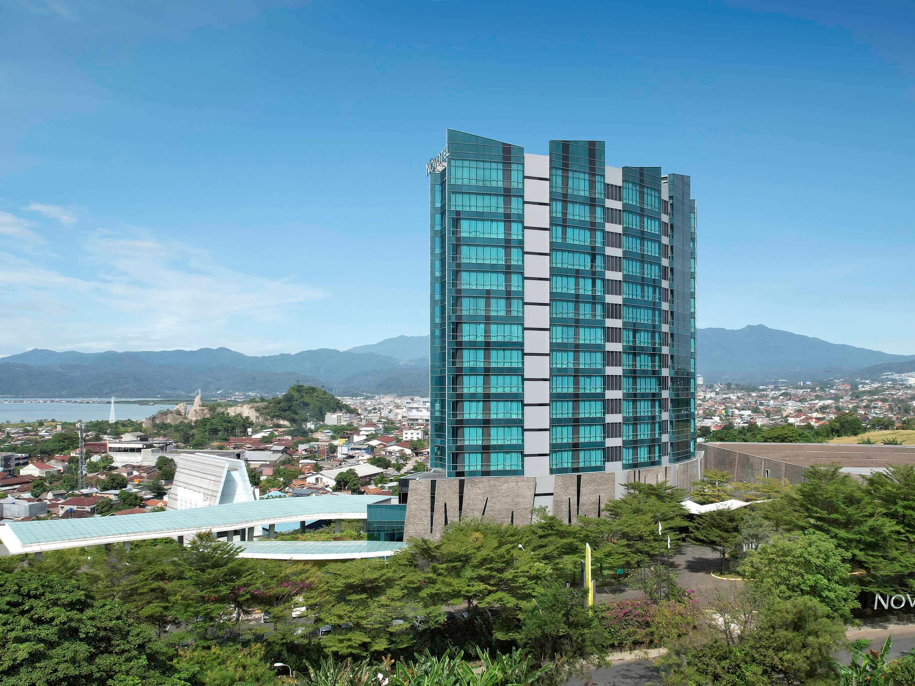 Vista Exterior Novotel Lampung