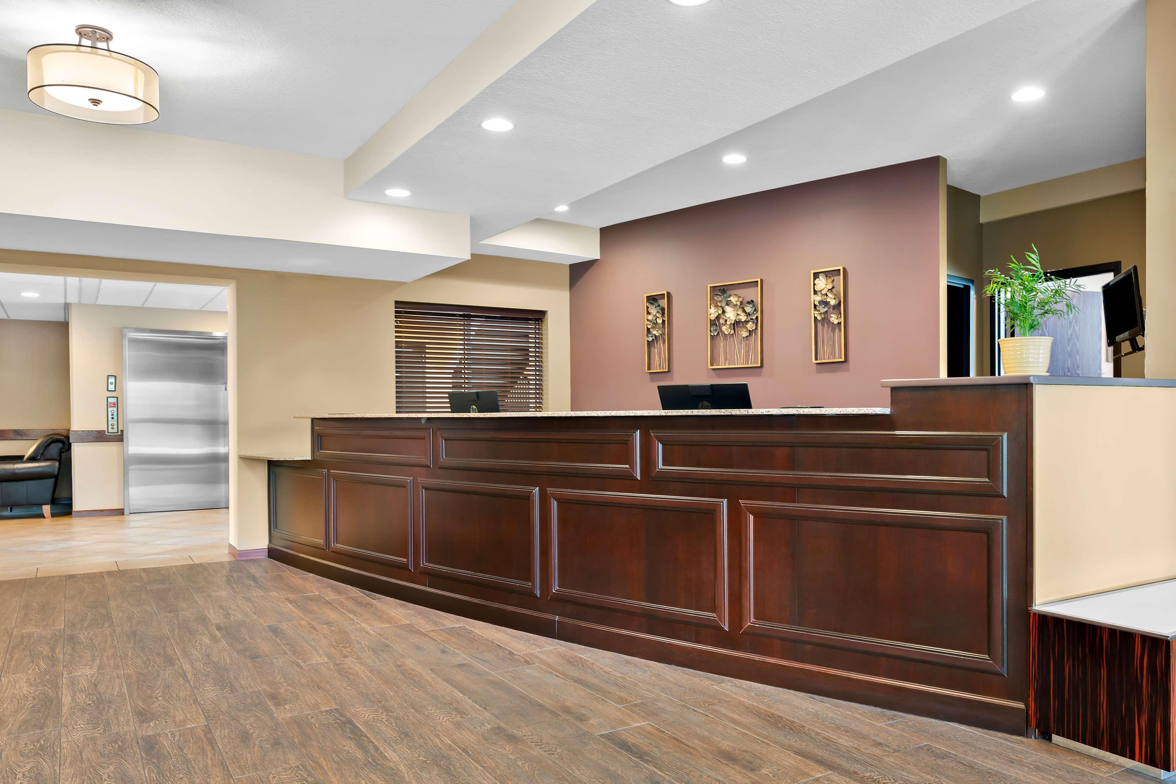 Vista Lobby Best Western Paradise Inn