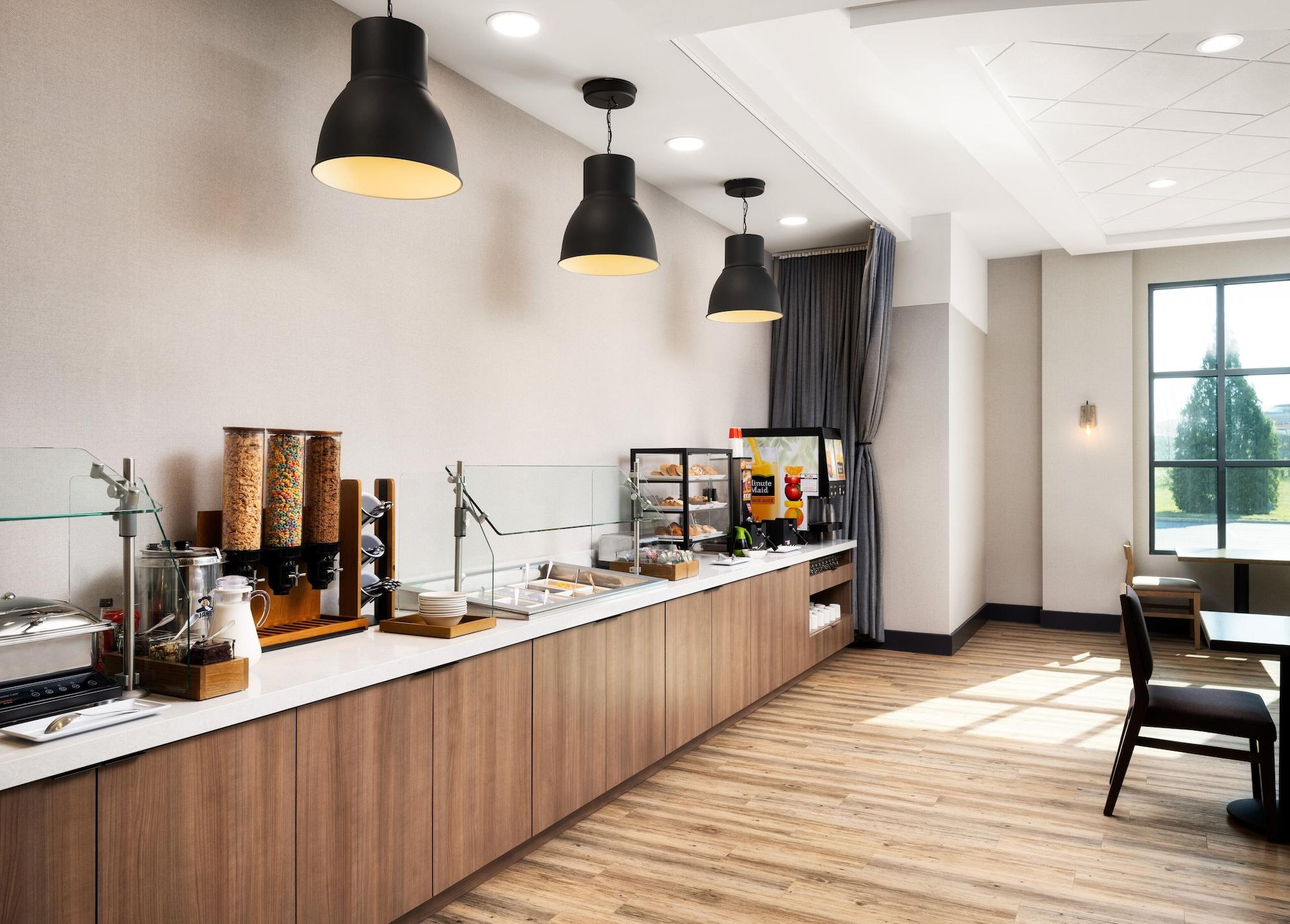 Restaurant Holiday Inn Cincinnati Liberty Way by IHG