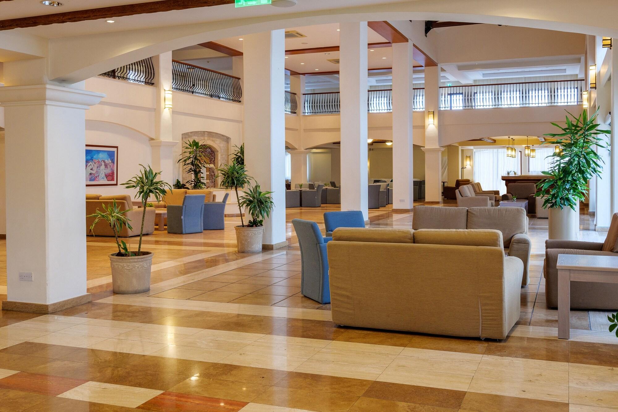 Vista Lobby Avanti Holiday Village