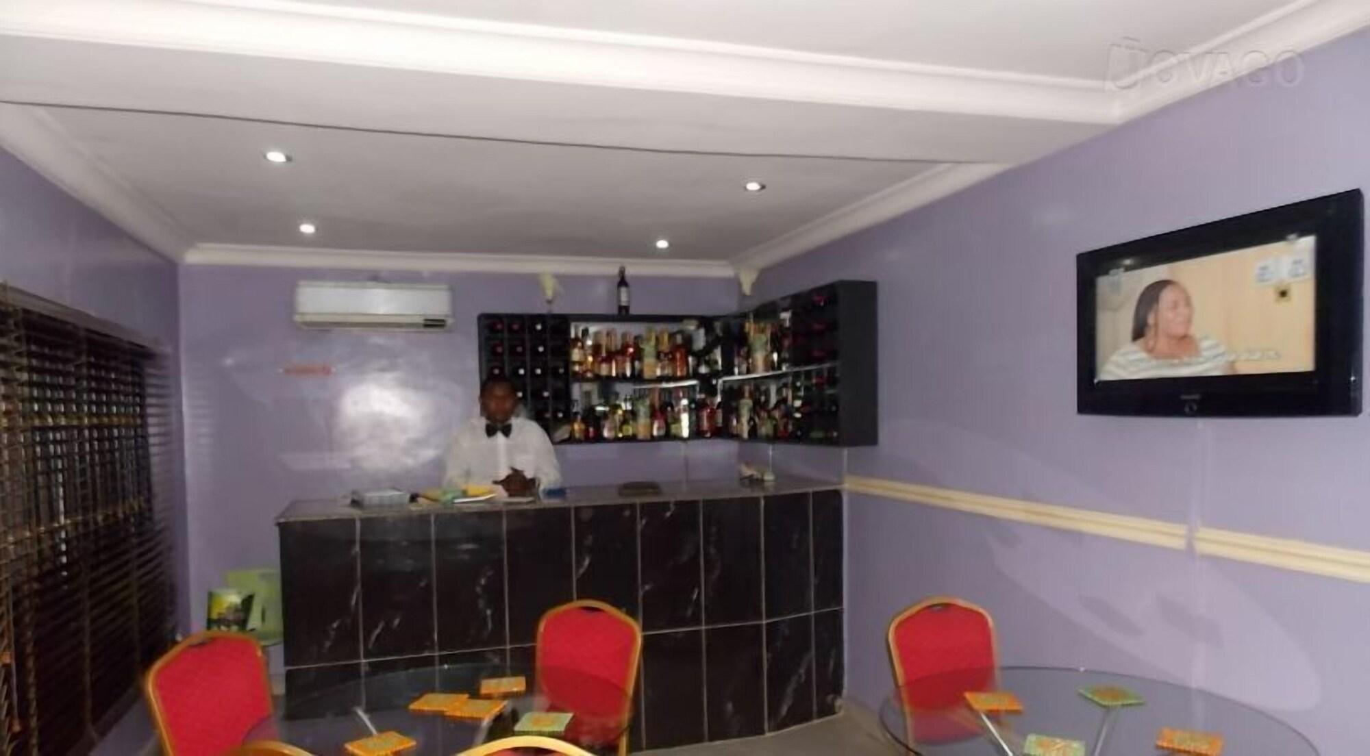 Bar/Salón Esporta Suites Ondo