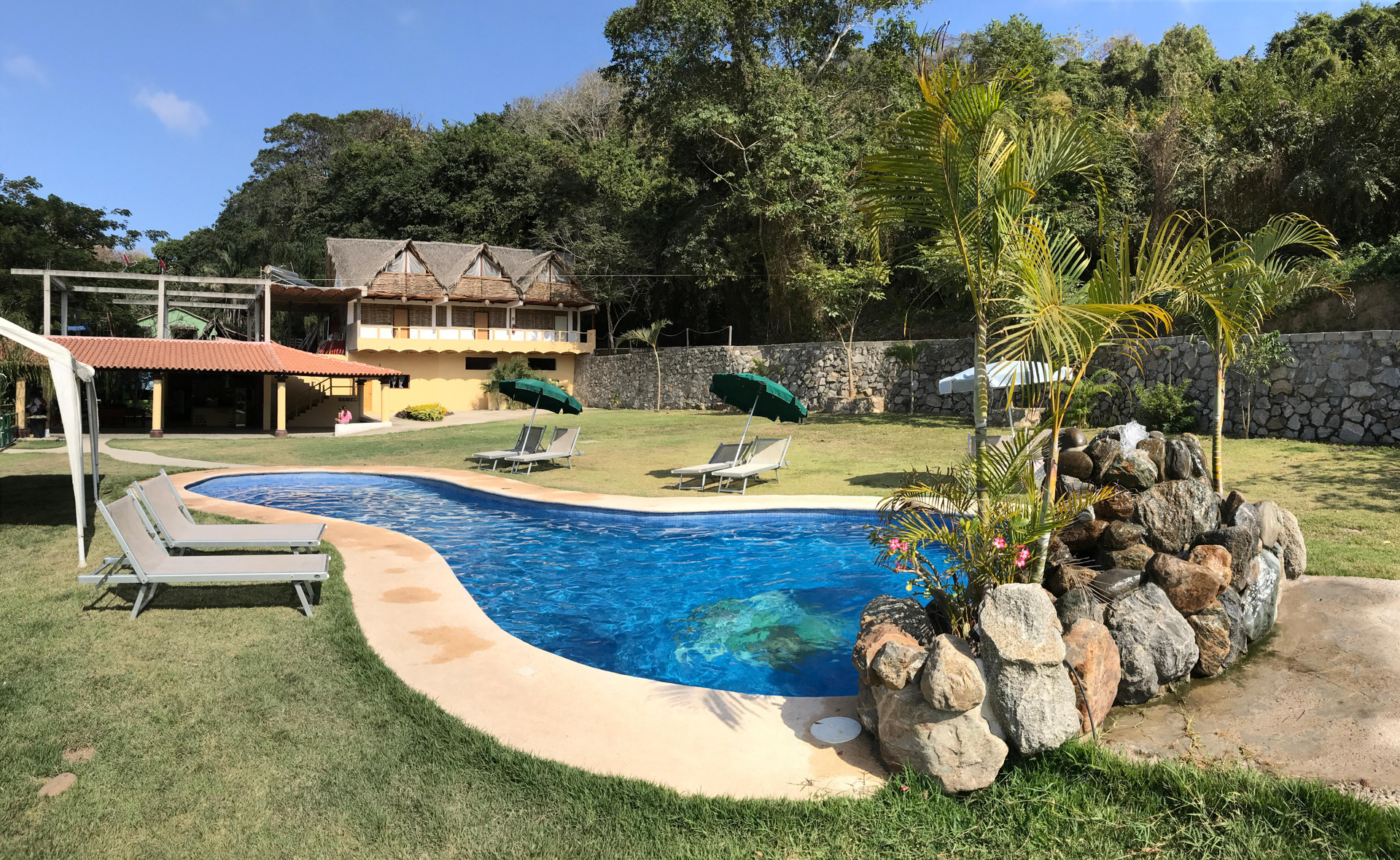 Vista Piscina Rancho Mi Chaparrita