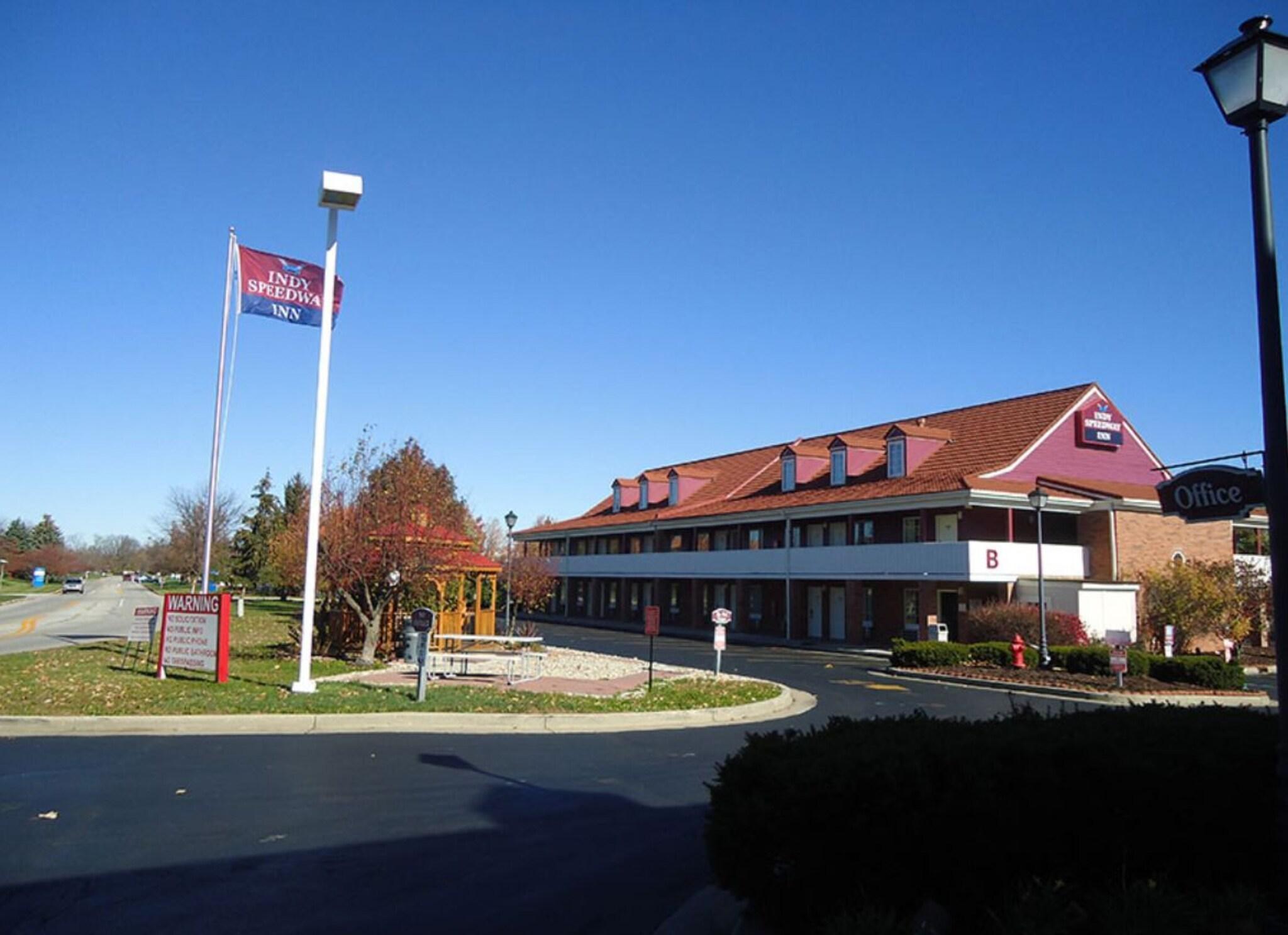 Vista Exterior Indy Speedway Inn