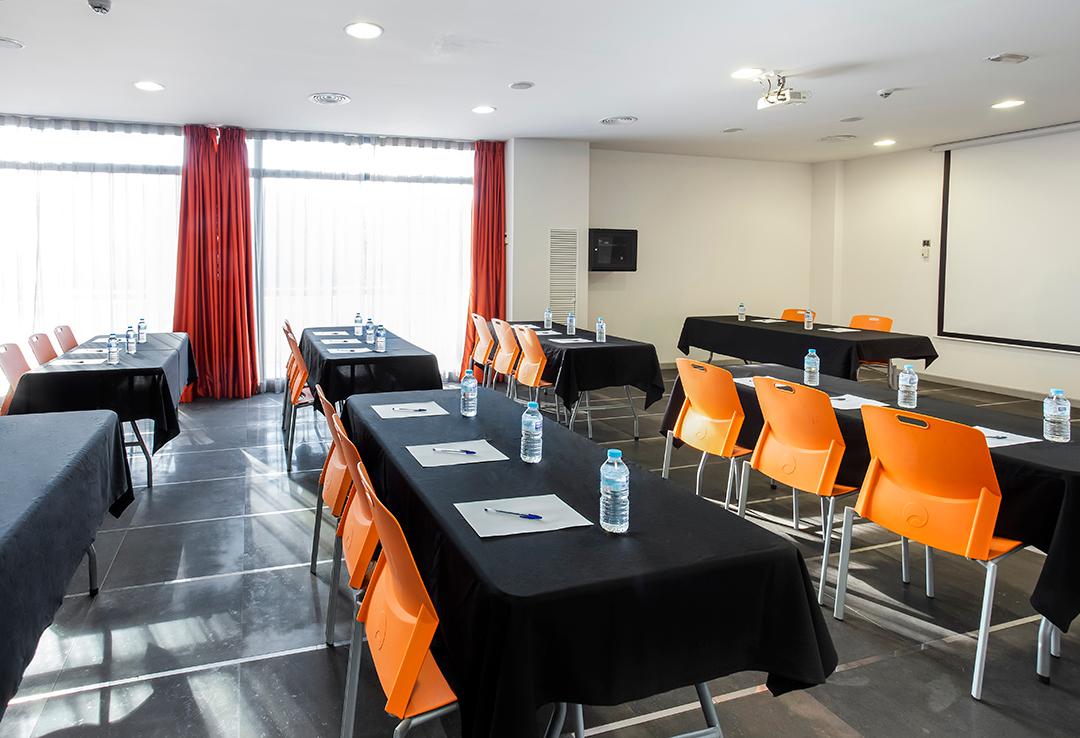 Centro de Negocios B&B HOTEL Barcelona Rubí