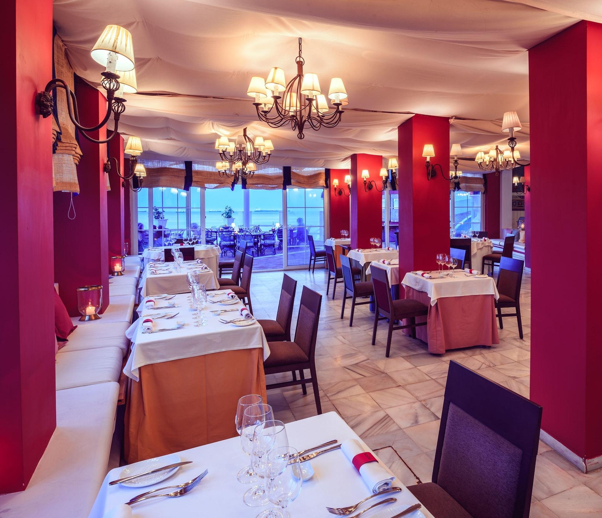 Restaurant The Caleta Hotel Health, Beauty & Conference Centre