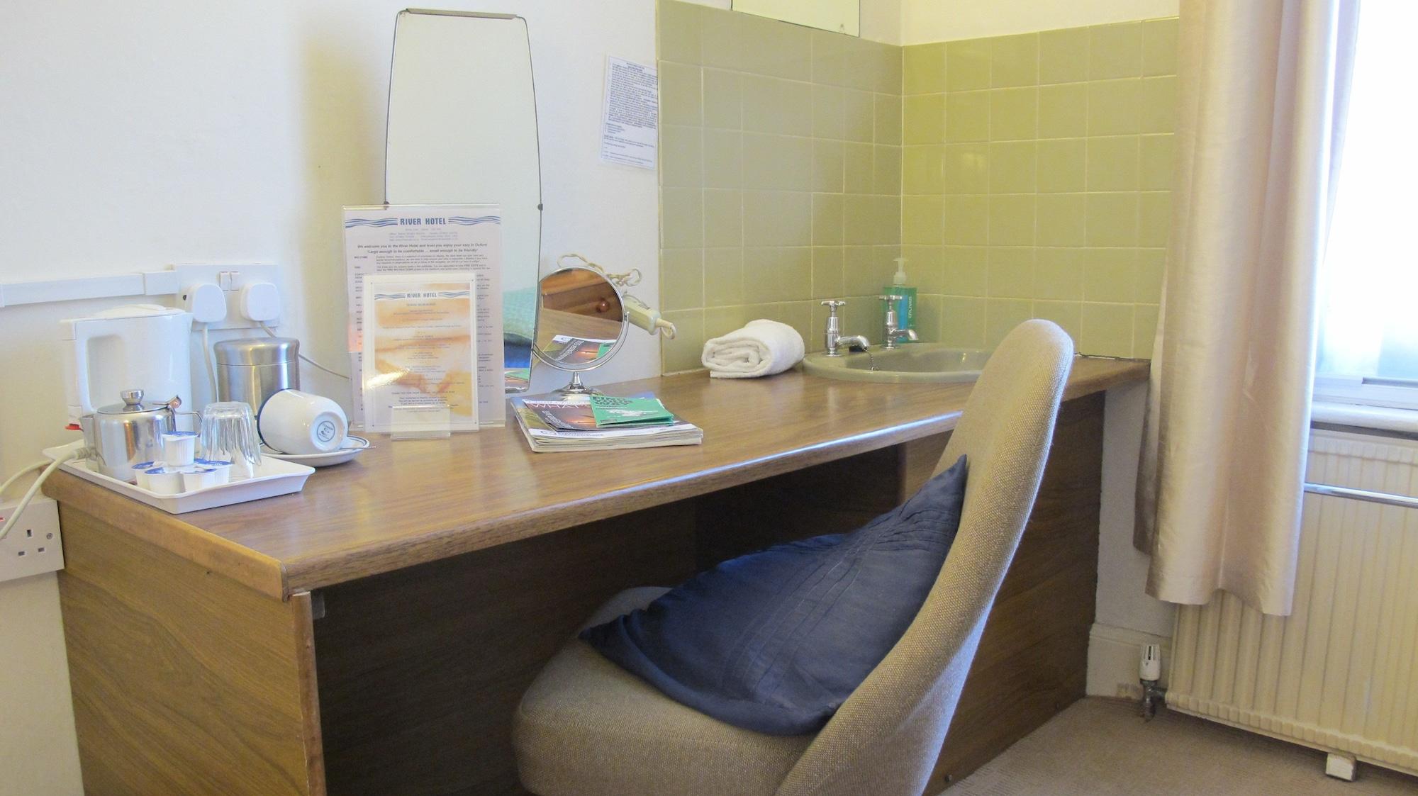 Set de Habitación River Hotel