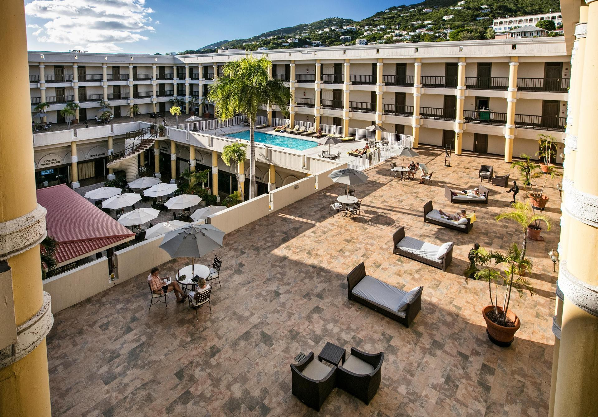 Vista Exterior Windward Passage Hotel