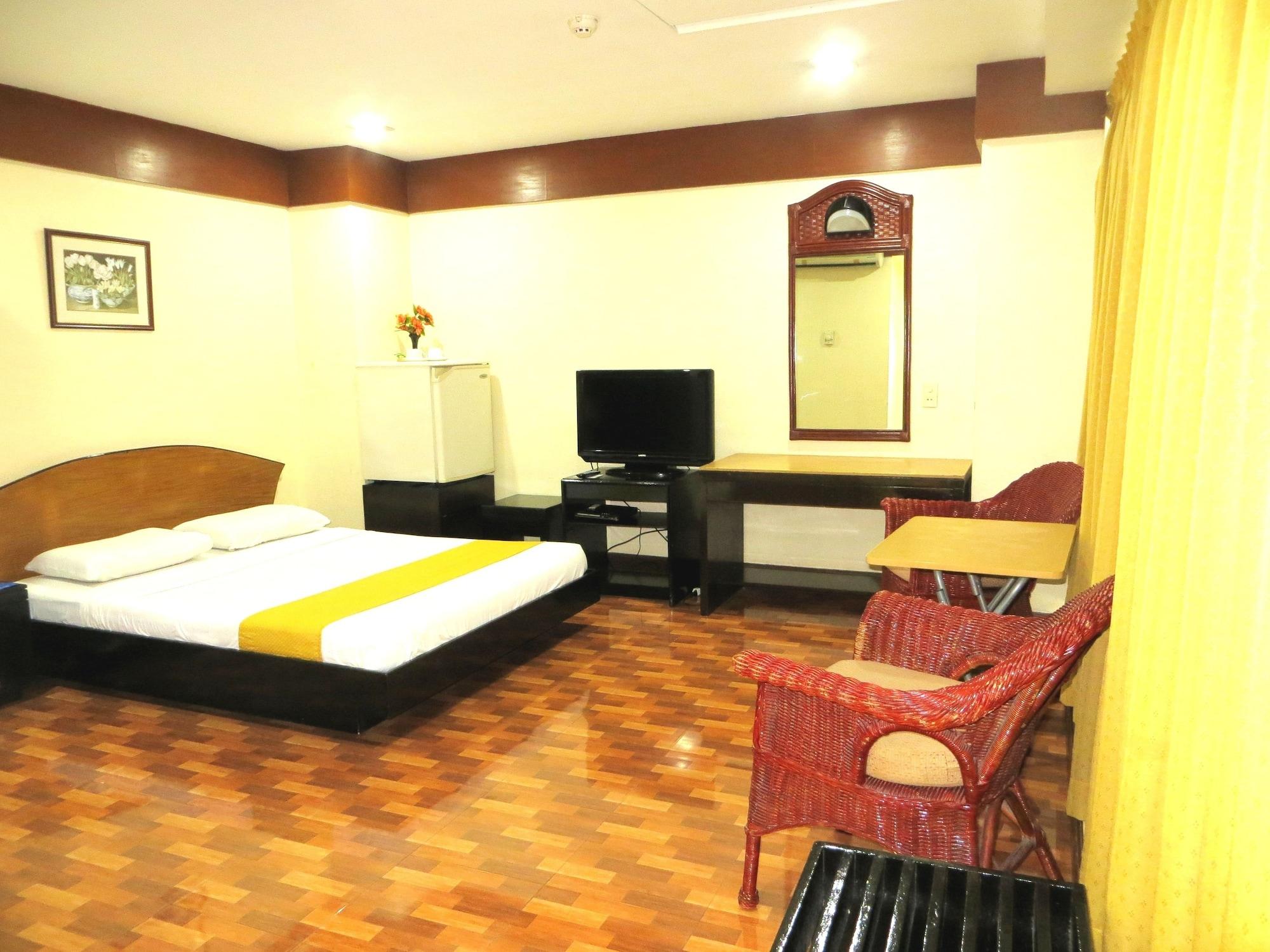 Varios Paragon Suites