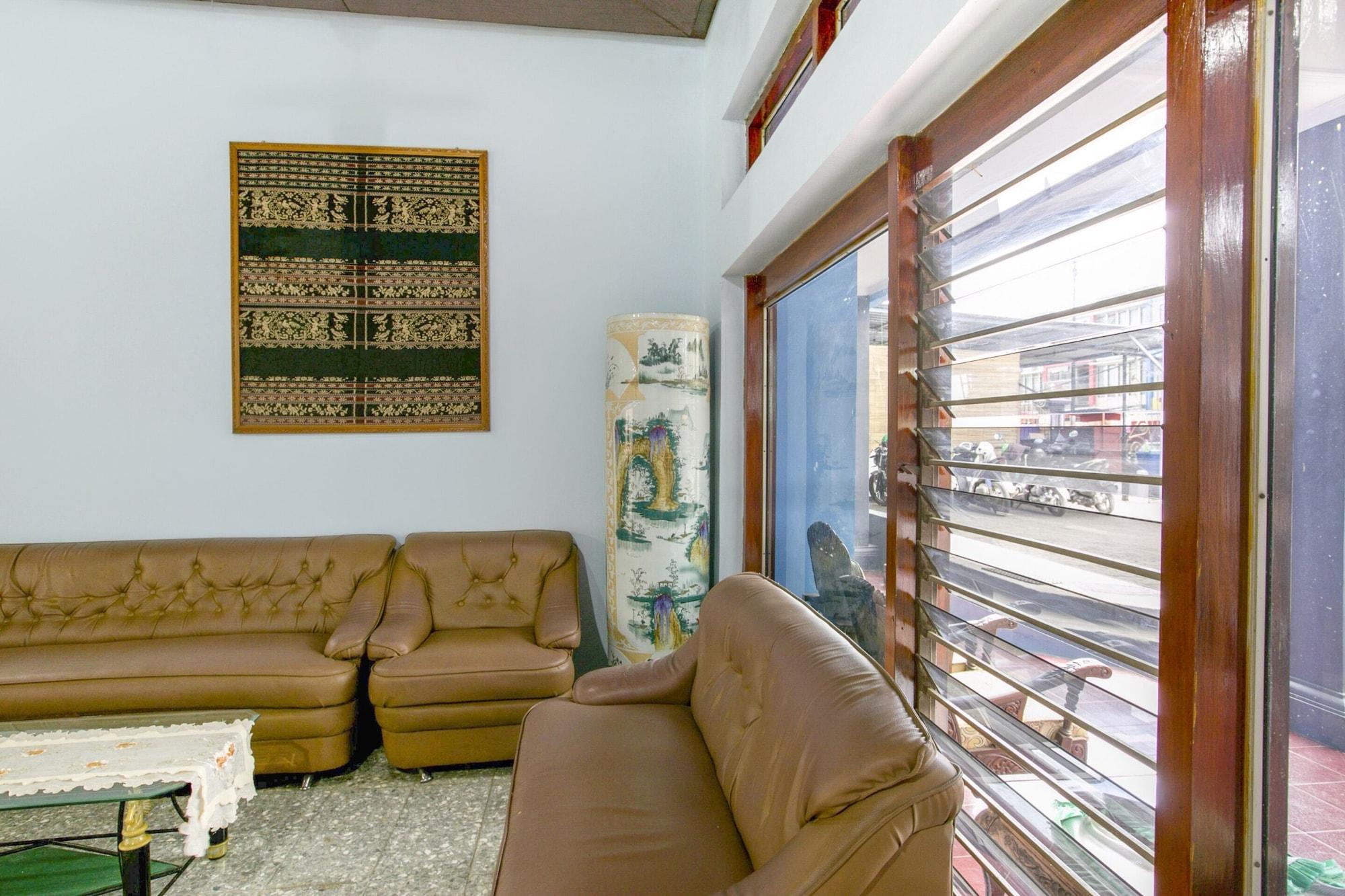 Vista Lobby Hotel O Charvita