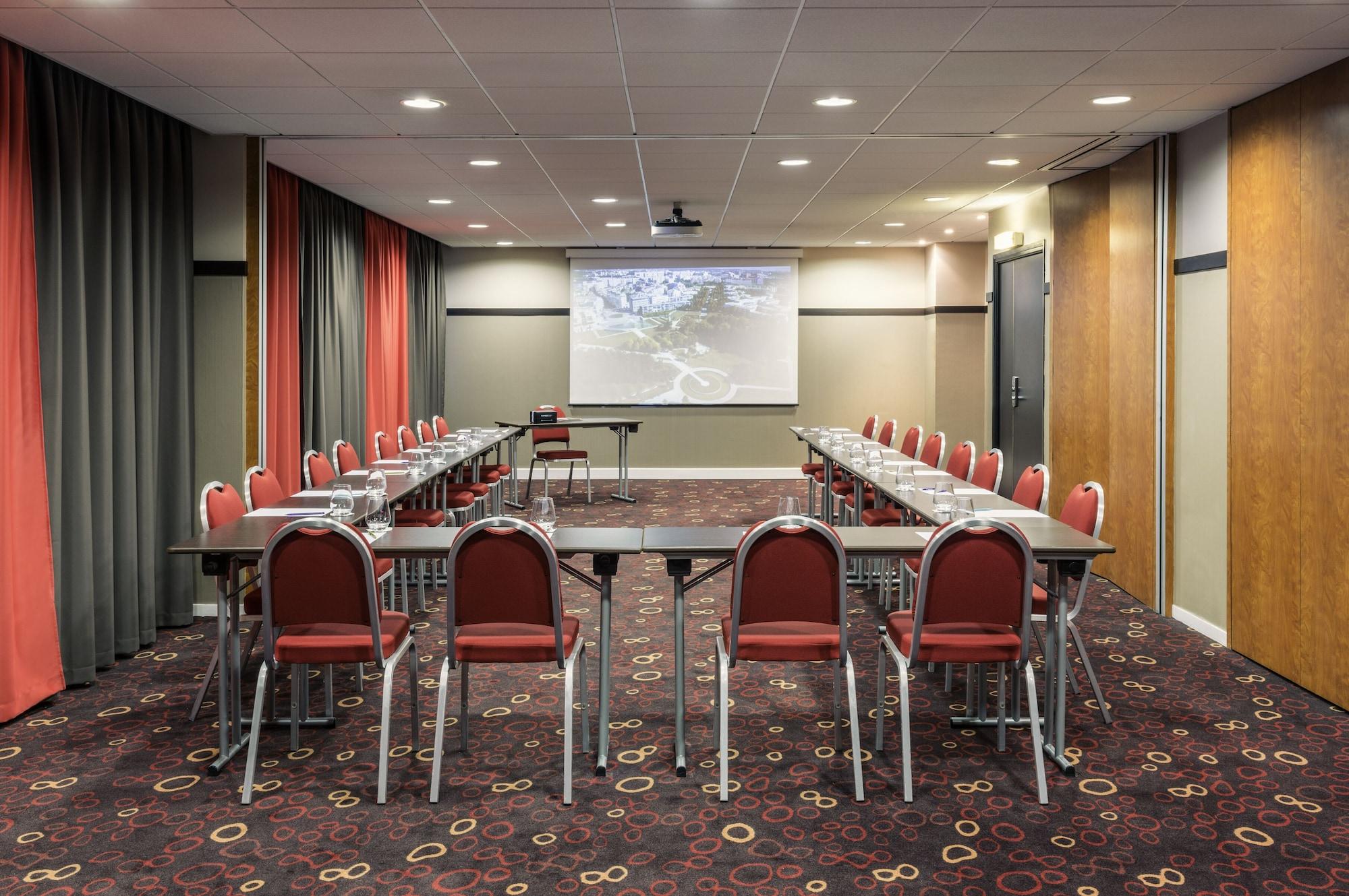 Sala de Reuniones B&B HOTEL Saint-Quentin-en-Yvelines Centre Gare