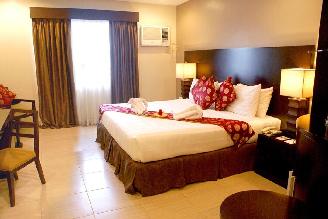 Varios Alpa City Suites