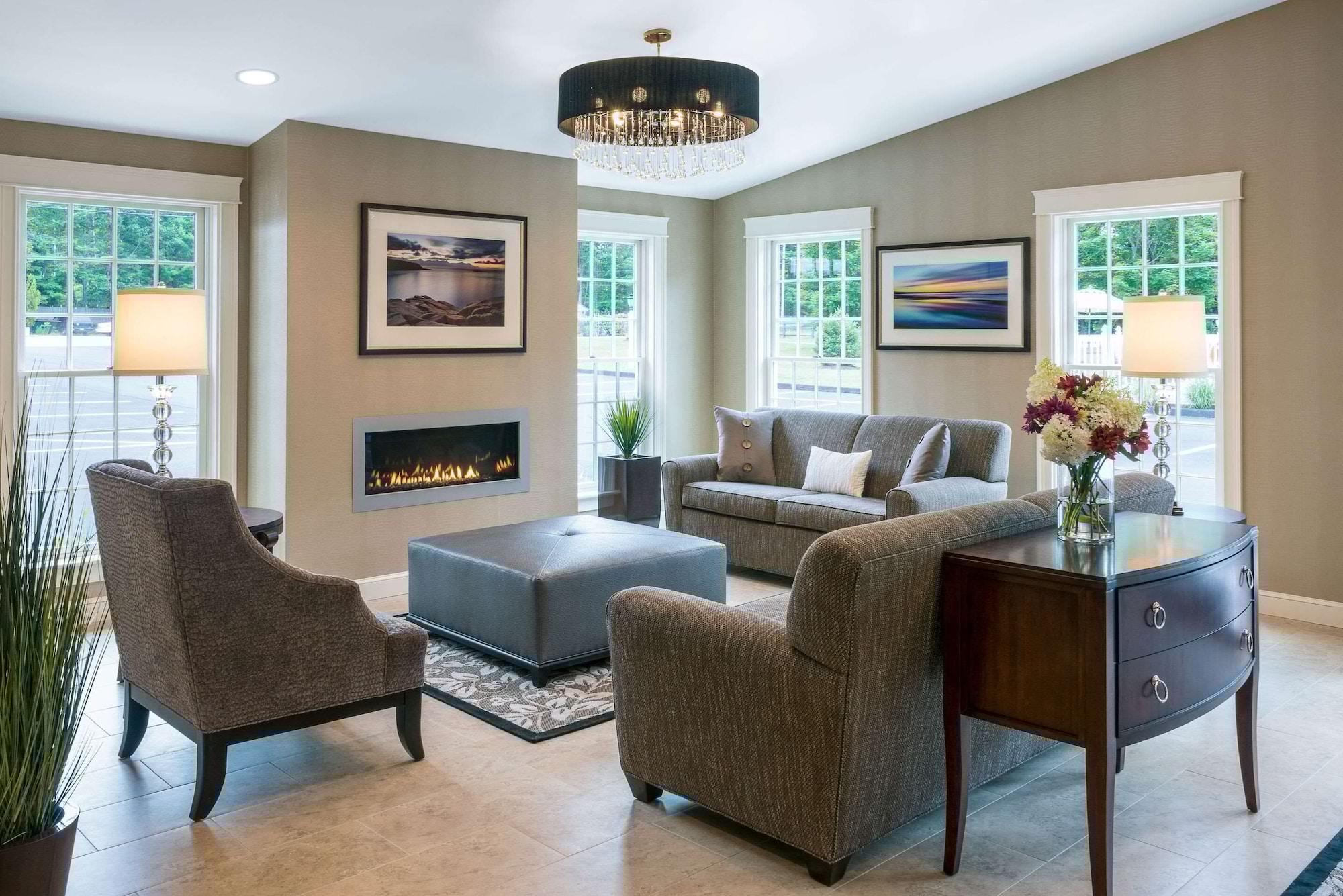 Vista Lobby Port Inn & Suites Kennebunk, an Ascend Collection Hotel