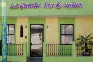 Alojamiento - Hotel La Guaria Inn & Suites