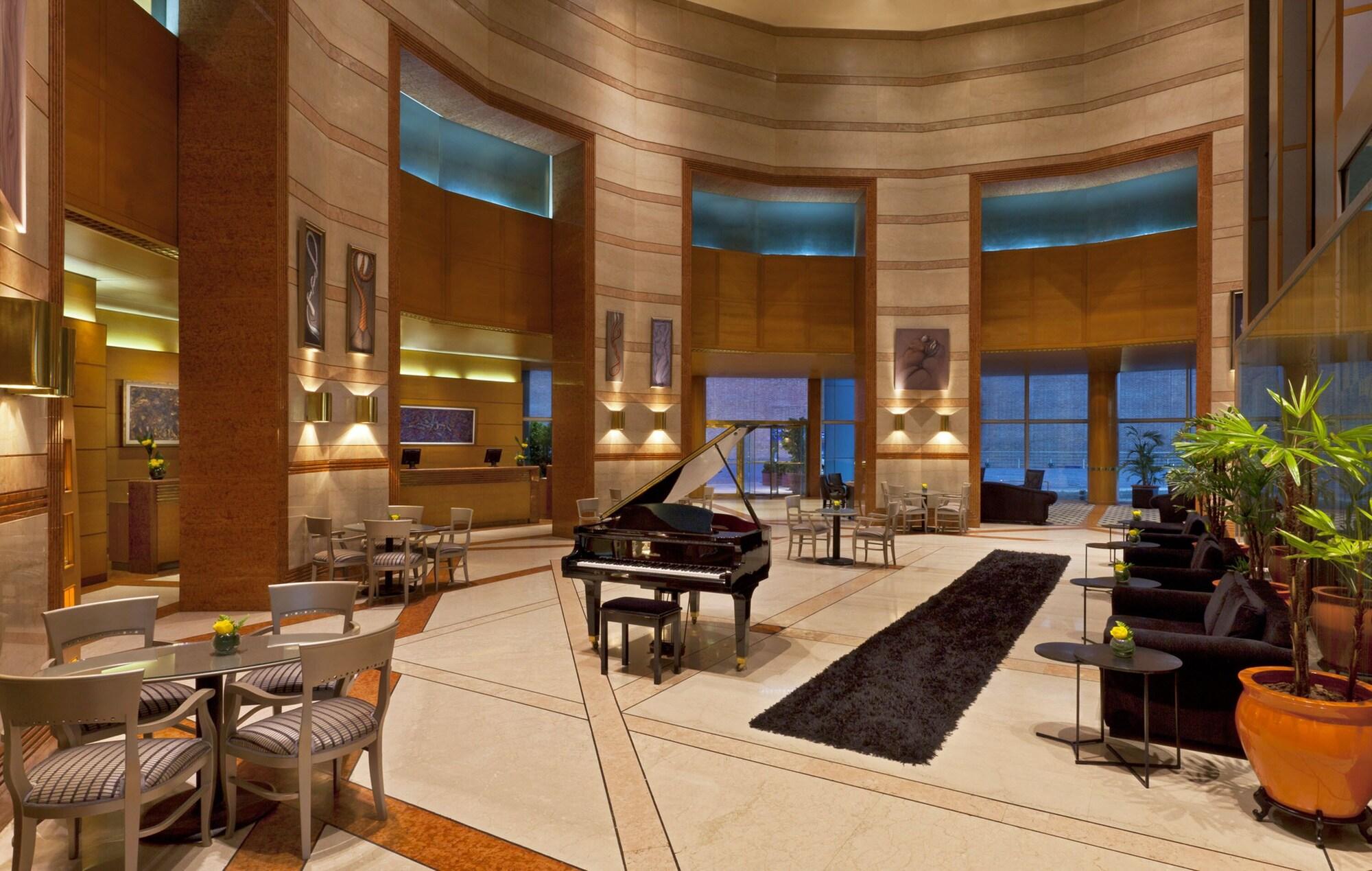 Vista Lobby Quinto Centenario Hotel