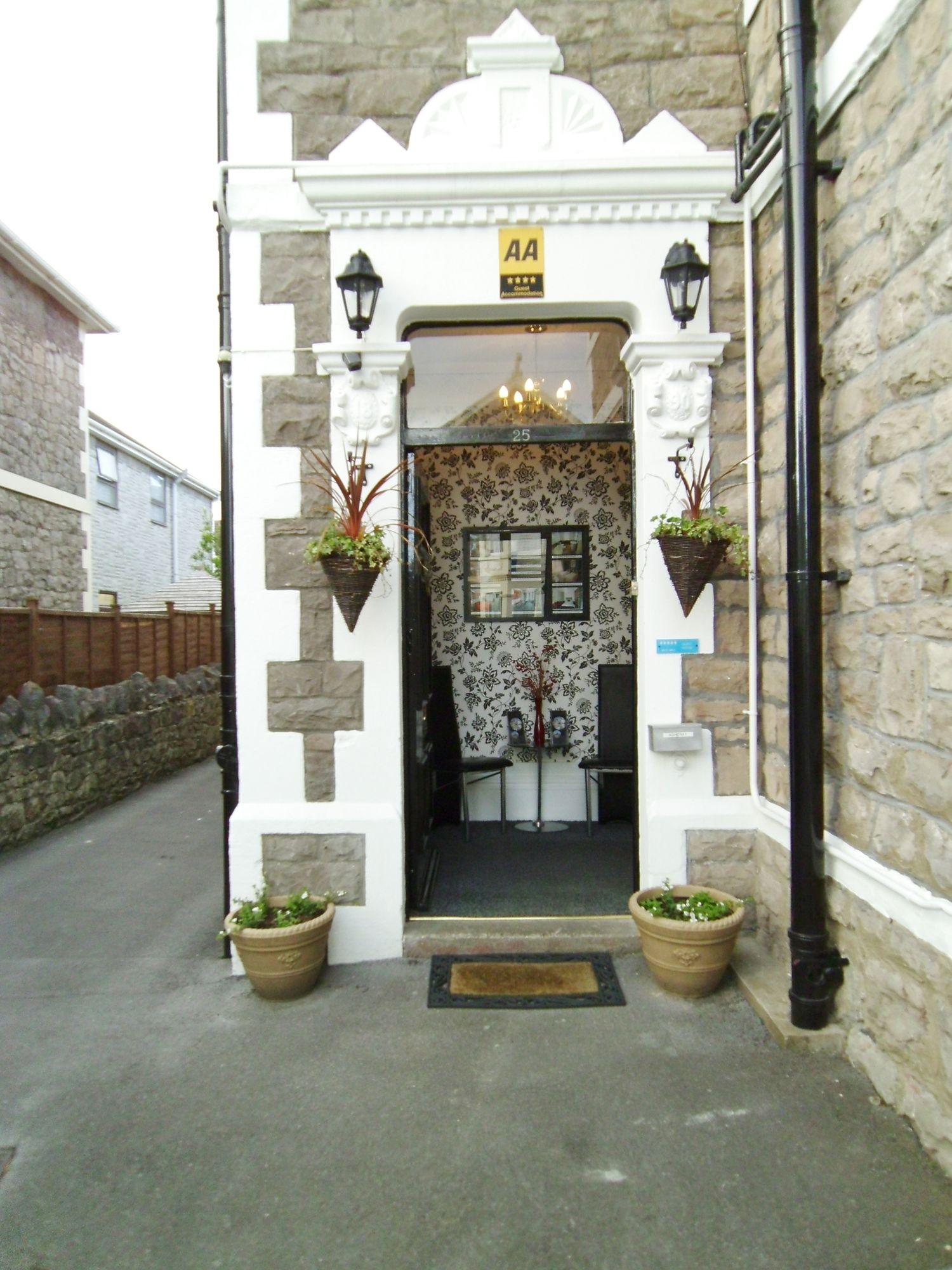 Vista Exterior Oakover Guest House