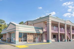 Alojamiento - Super 8 by Wyndham Durham/University Area NC