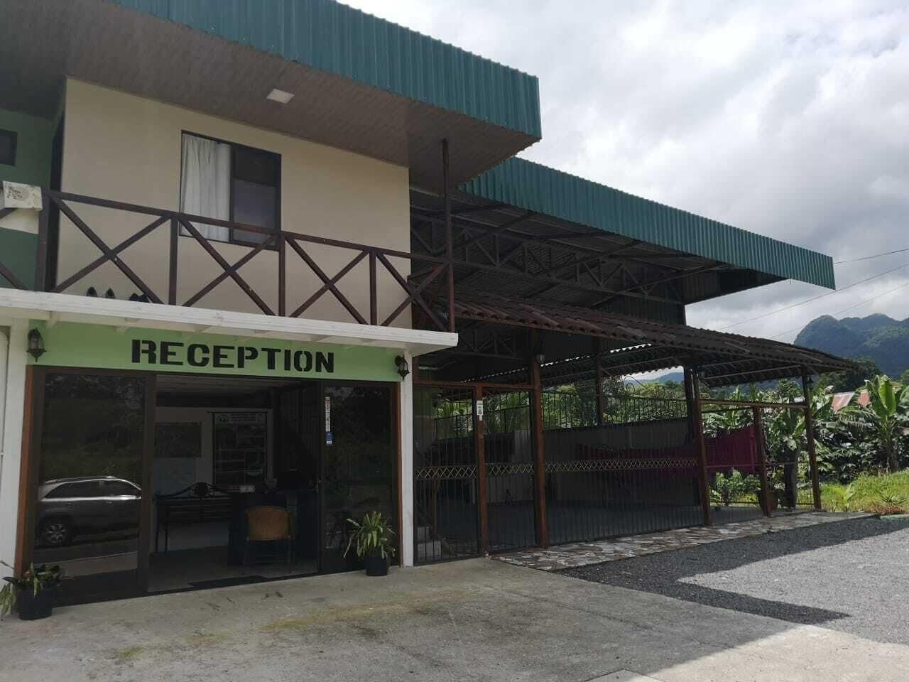 Varios Palacios Arenal - Hostel