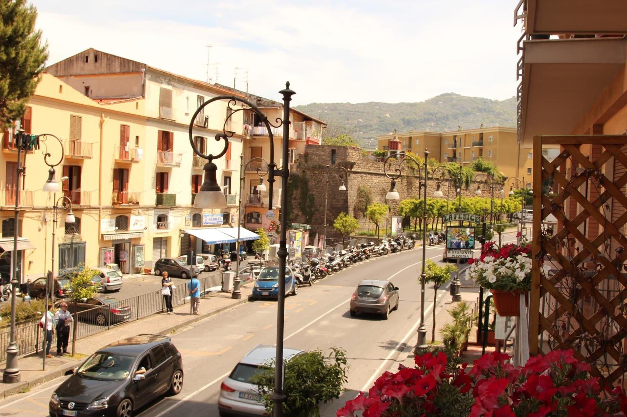 Vista Exterior The Night Guest House Sorrento