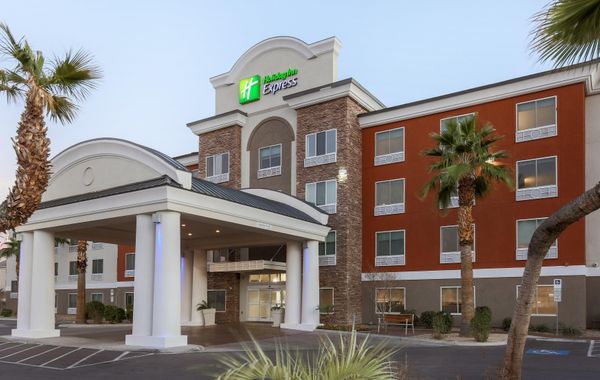 Holiday Inn Express Las Vegas - Stadium Area by IHG - Hoteles con desayuno en Las Vegas, Nevada