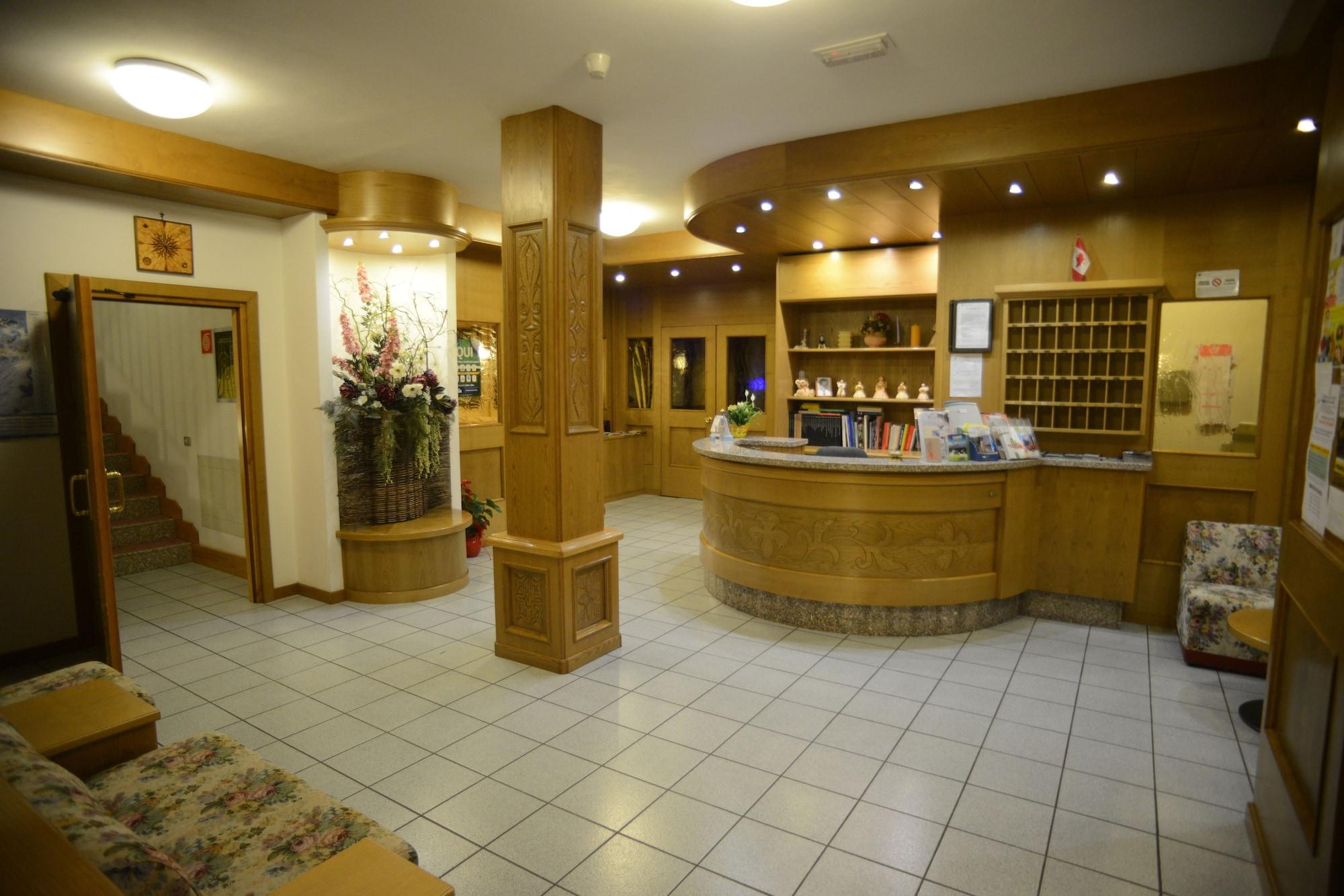 Vista Lobby Hotel Canada