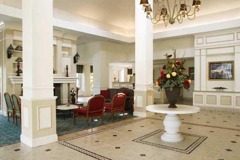 Vista Lobby Hilton Garden Inn St. Charles