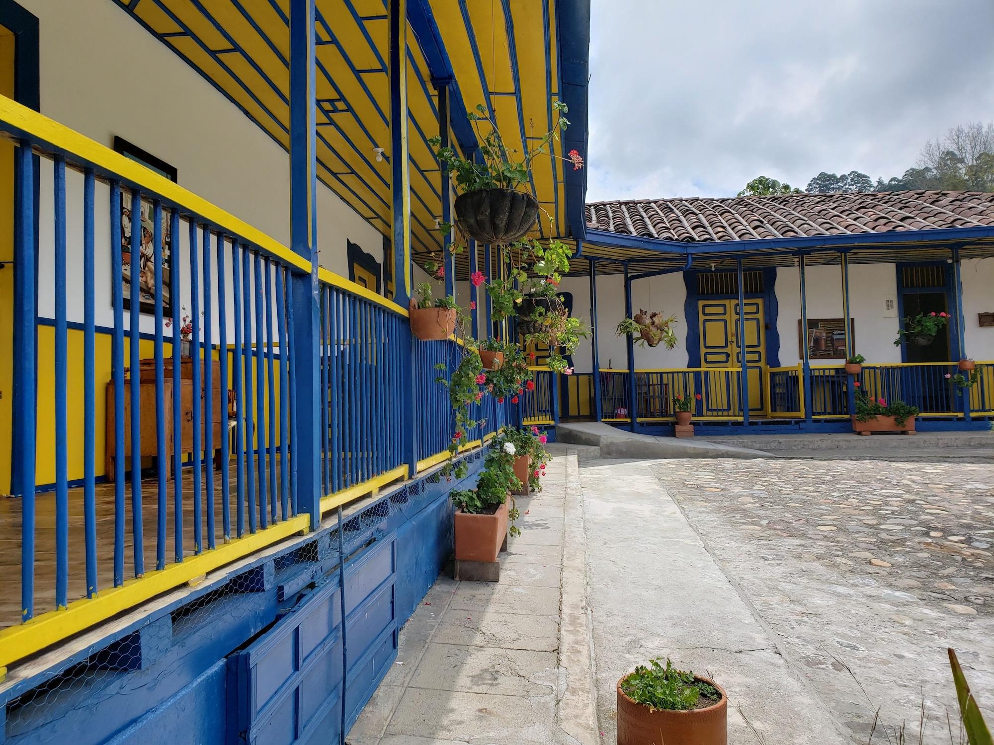 Equipamiento de Habitación El Rancho de Salento by Prima Collection