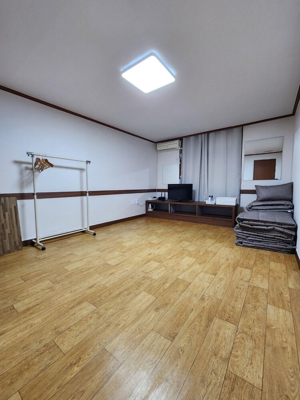 Varios Sorak Y Hostel