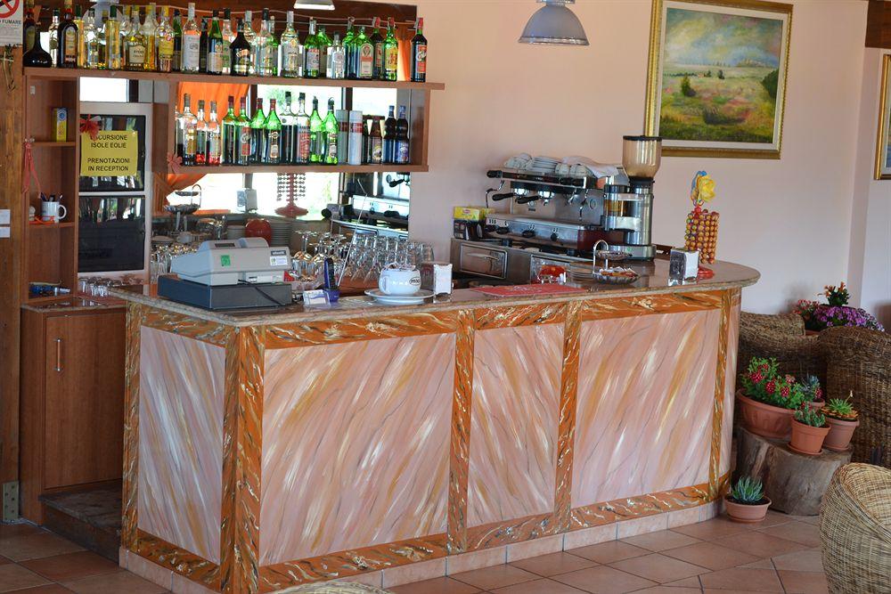 Bar/Salón Residence New Paradise
