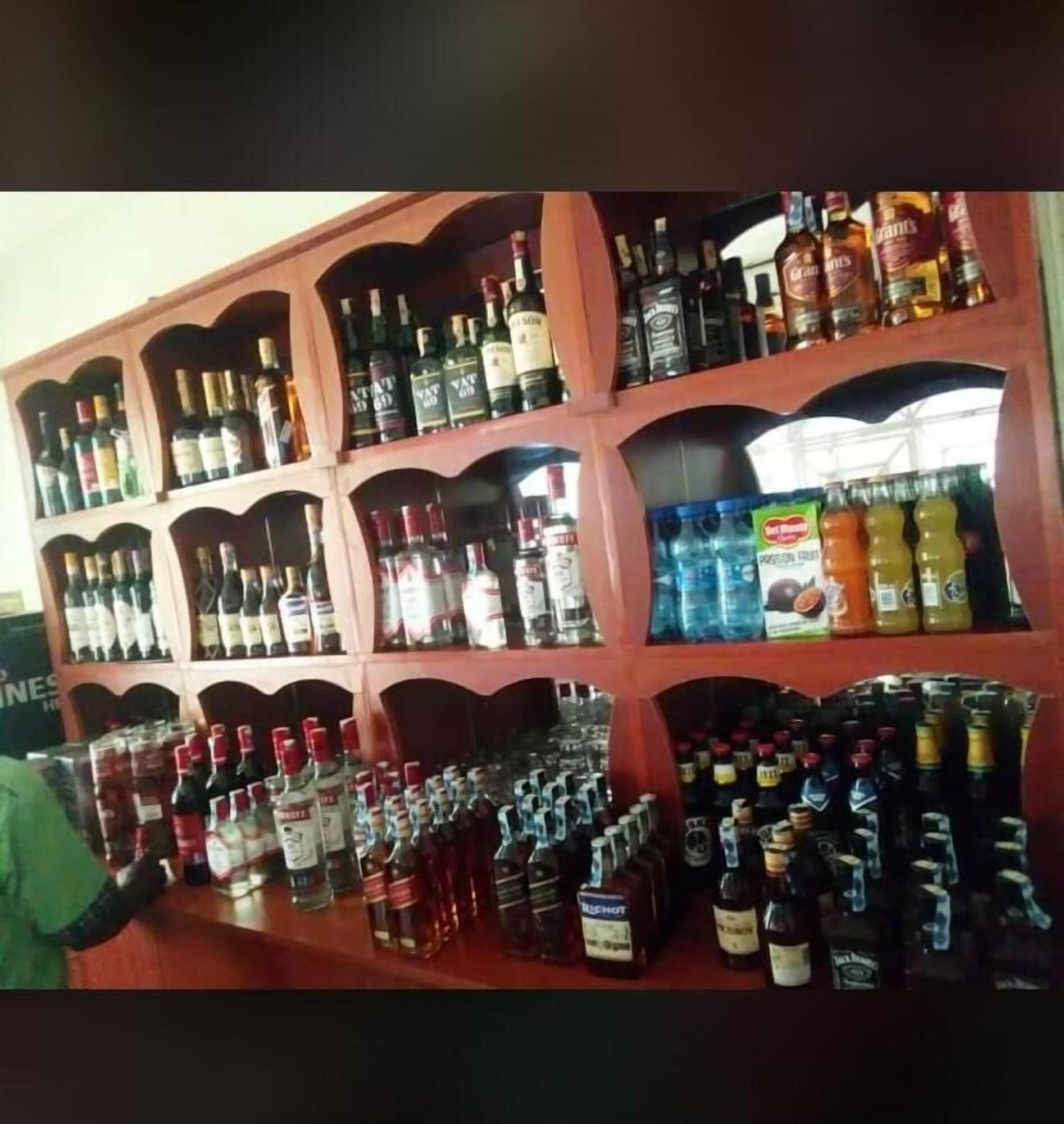 Bar/Salón Grenville Hotel Oyugis