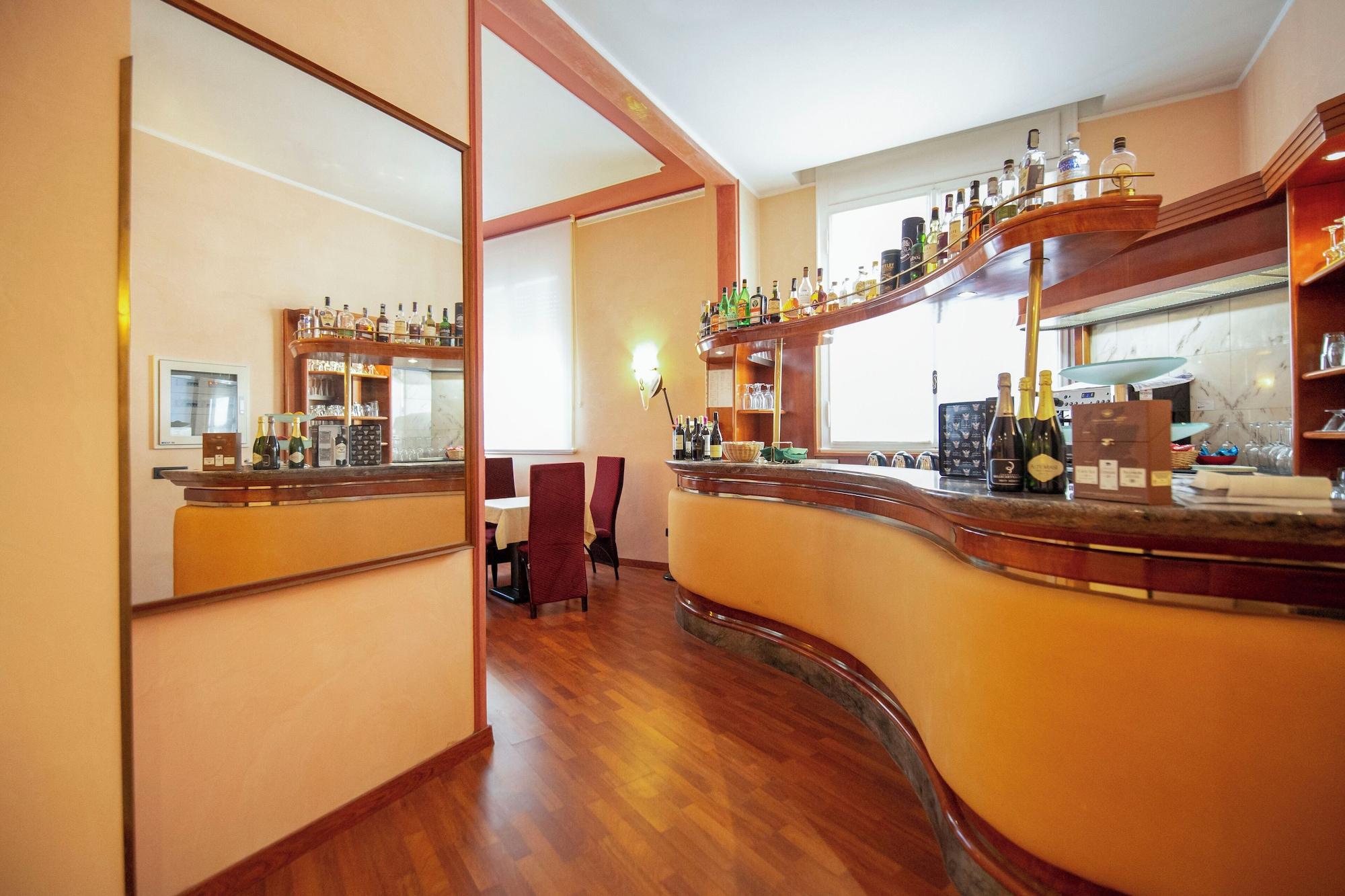 Bar/Salón Hotel Estense