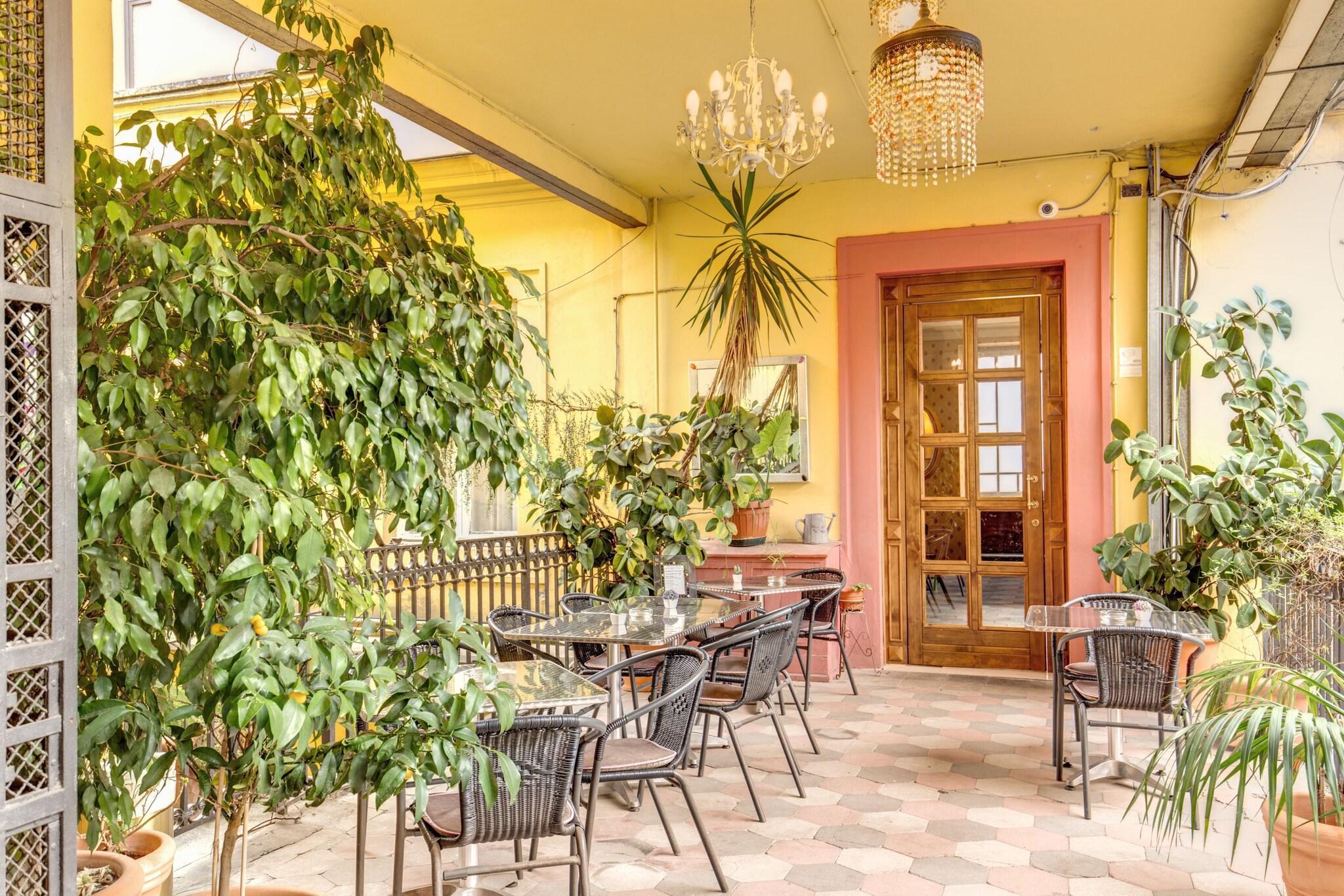 Varios Hotel Oceania