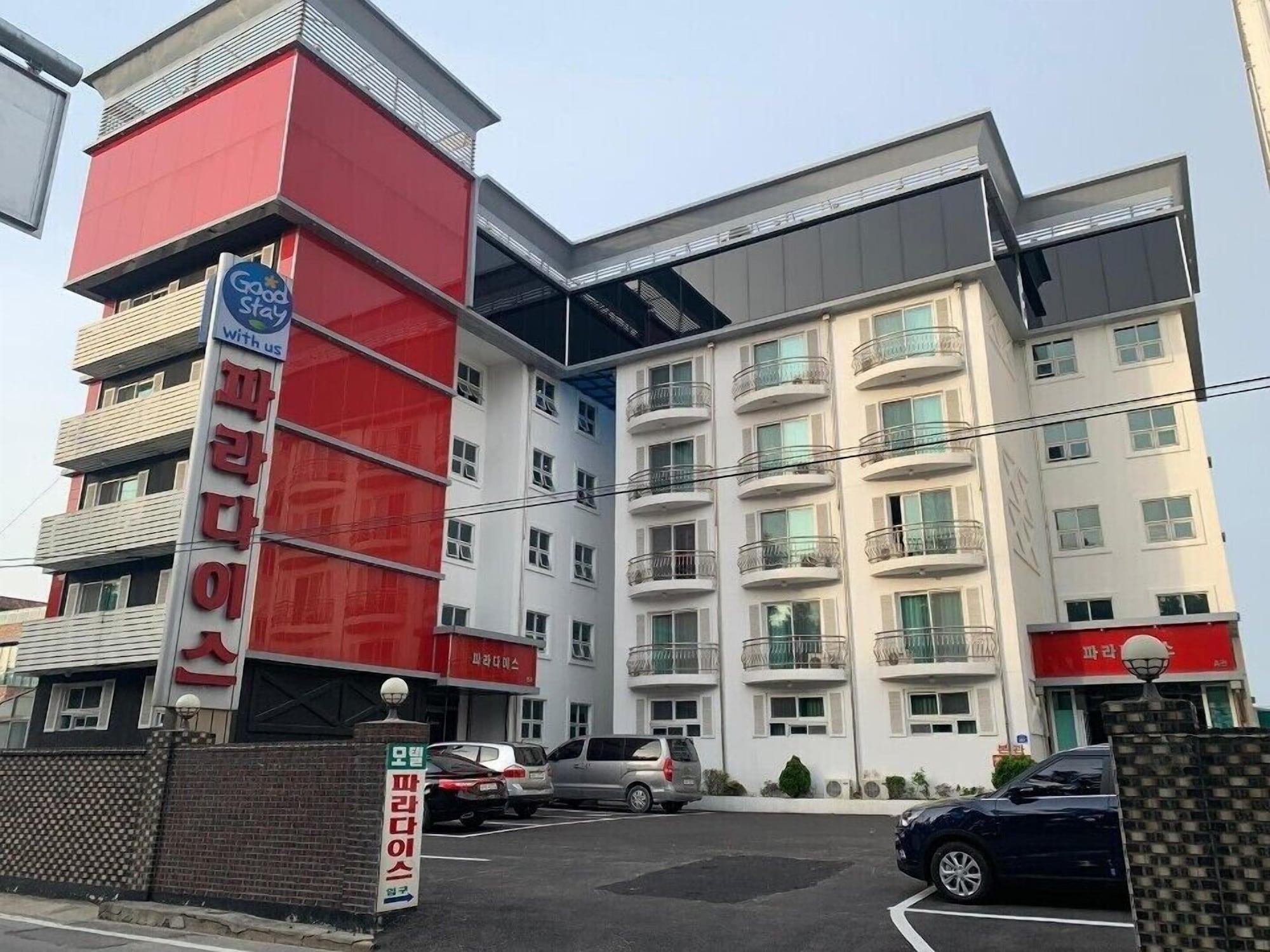 Vista Exterior Paradais Motel
