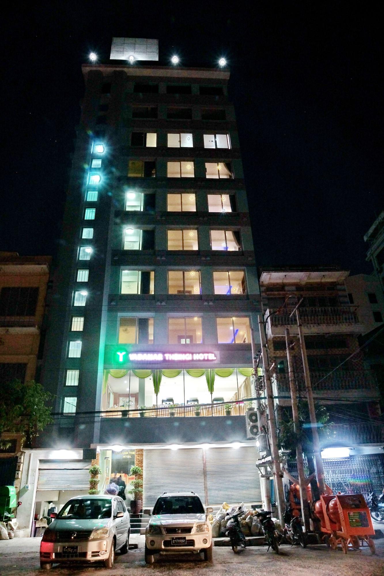 Vista Exterior Yadanar Theingi Hotel