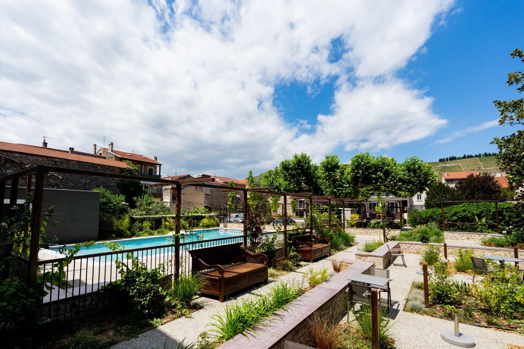 Vista Exterior Hotel Fac et Spera