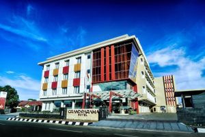 Alojamiento - Grand Parama Hotel