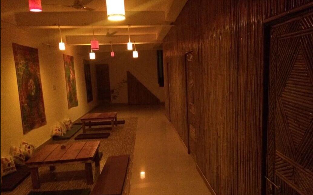 Vista Lobby LN Hotel and Restaurant - Hostel