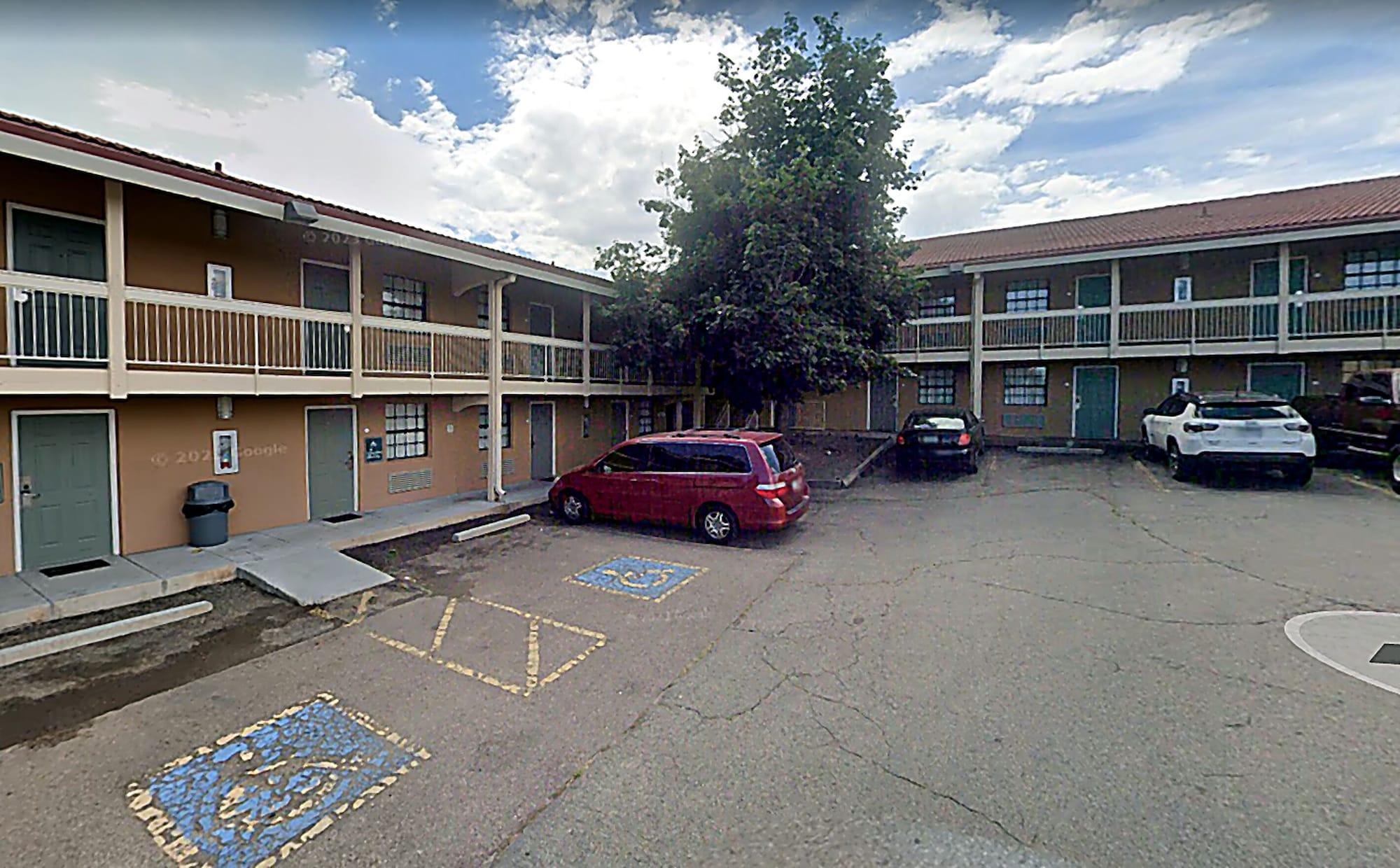 Vista Exterior Motel 6 Aurora, CO – Medical Center