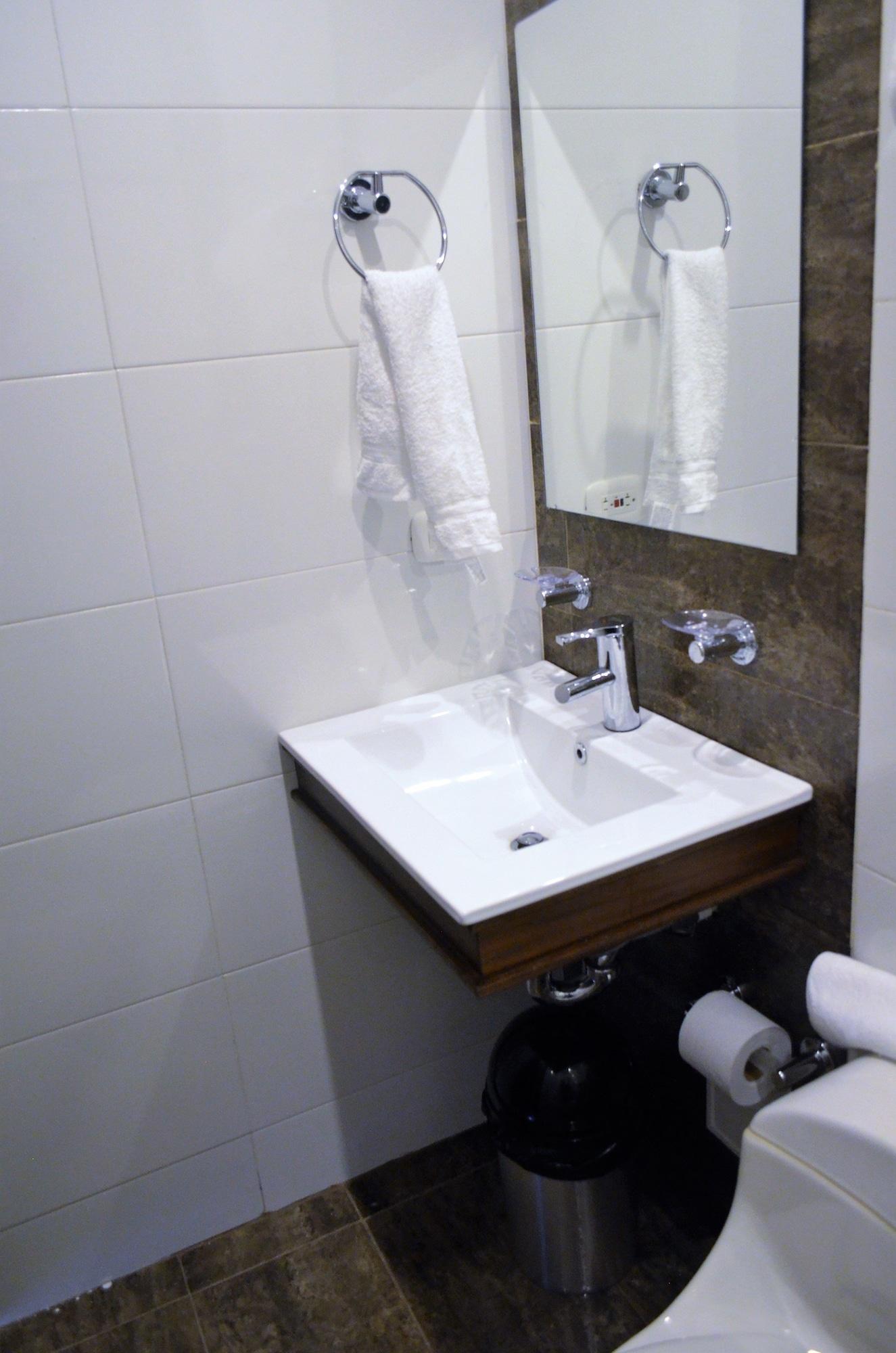 Equipamiento de Habitación Hotel Ucla Center