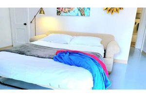 Alquiler Vacacional - Sleeps 5 - Stylish retreat, minutes from beach.
