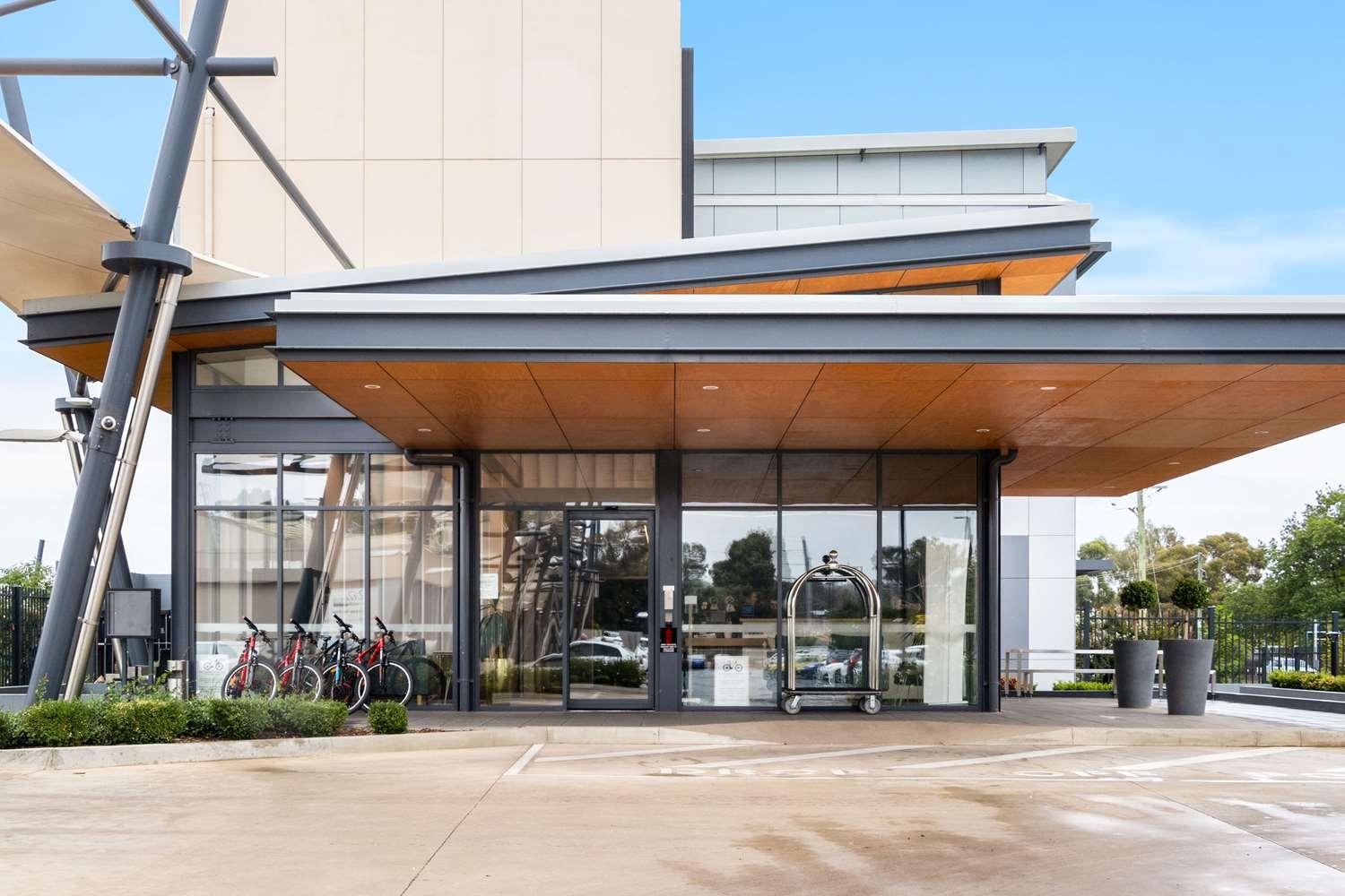 Vista Exterior Quality Hotel Rules Club Wagga