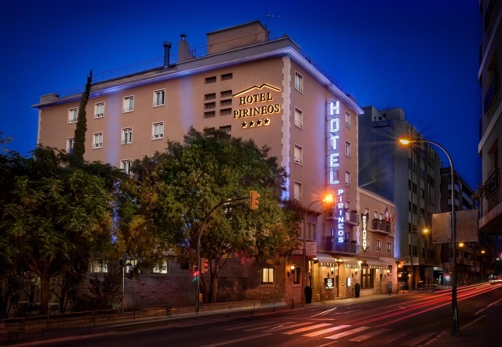 Vista Exterior Hotel Pirineo Figueres by Pierre and Vacances
