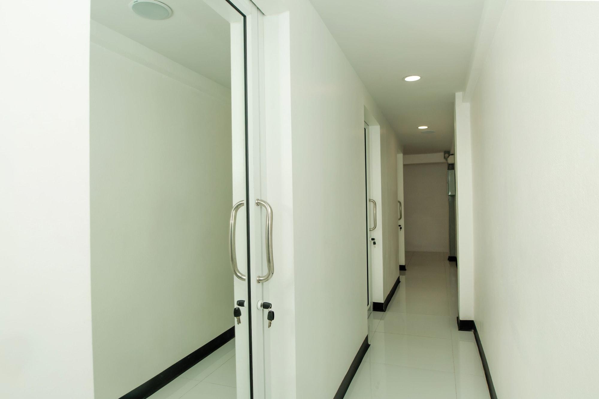 Varios The Hostel Era