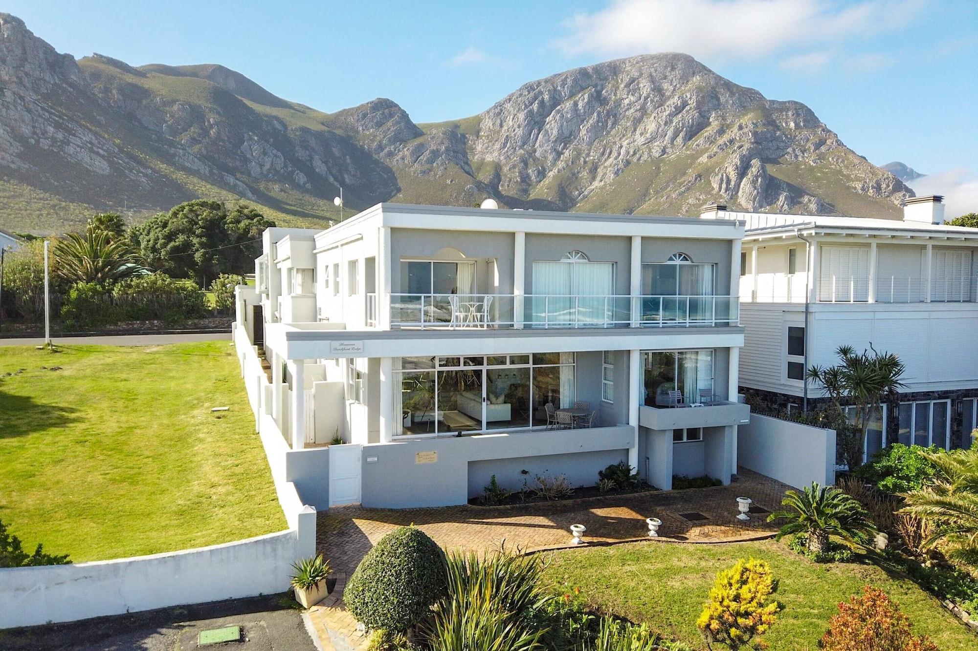 Vista Exterior Hermanus Beachfront Lodge