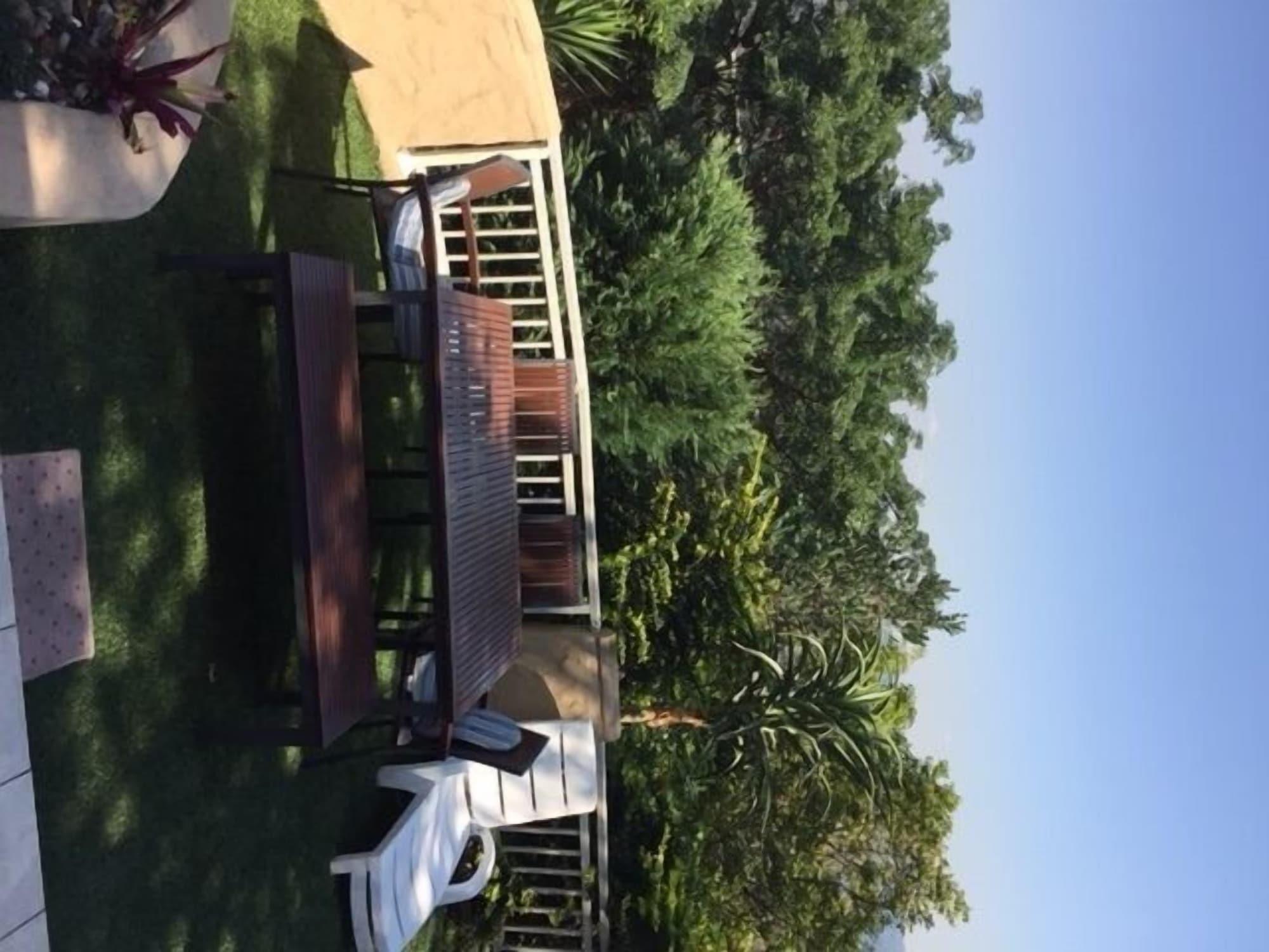 Vista Exterior Villa Valencia
