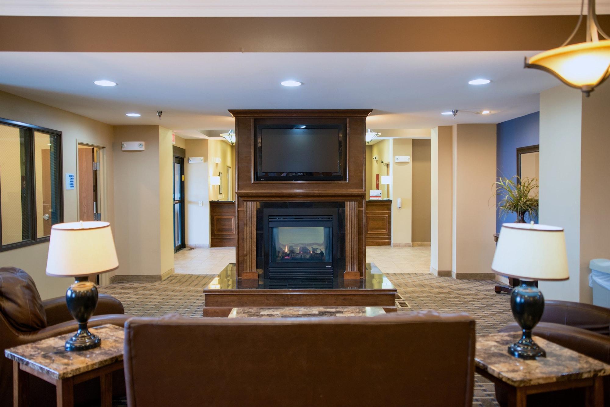 Vista Exterior Holiday Inn Express Devils Lake by IHG