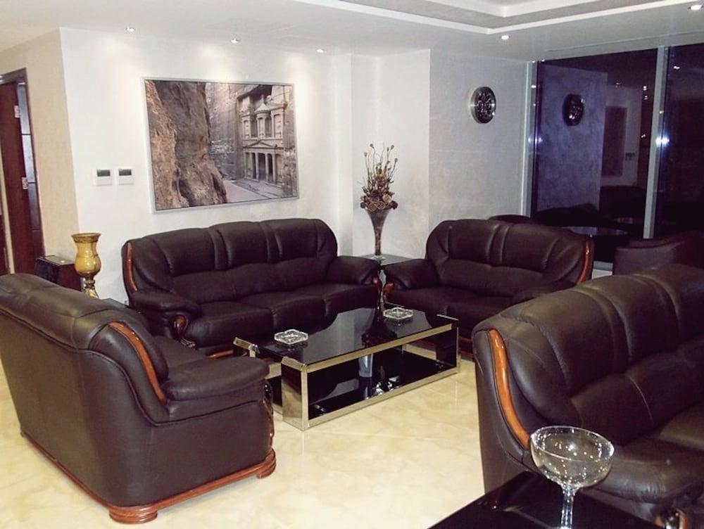 Comodidades del Alojamiento Joory hotel Suites