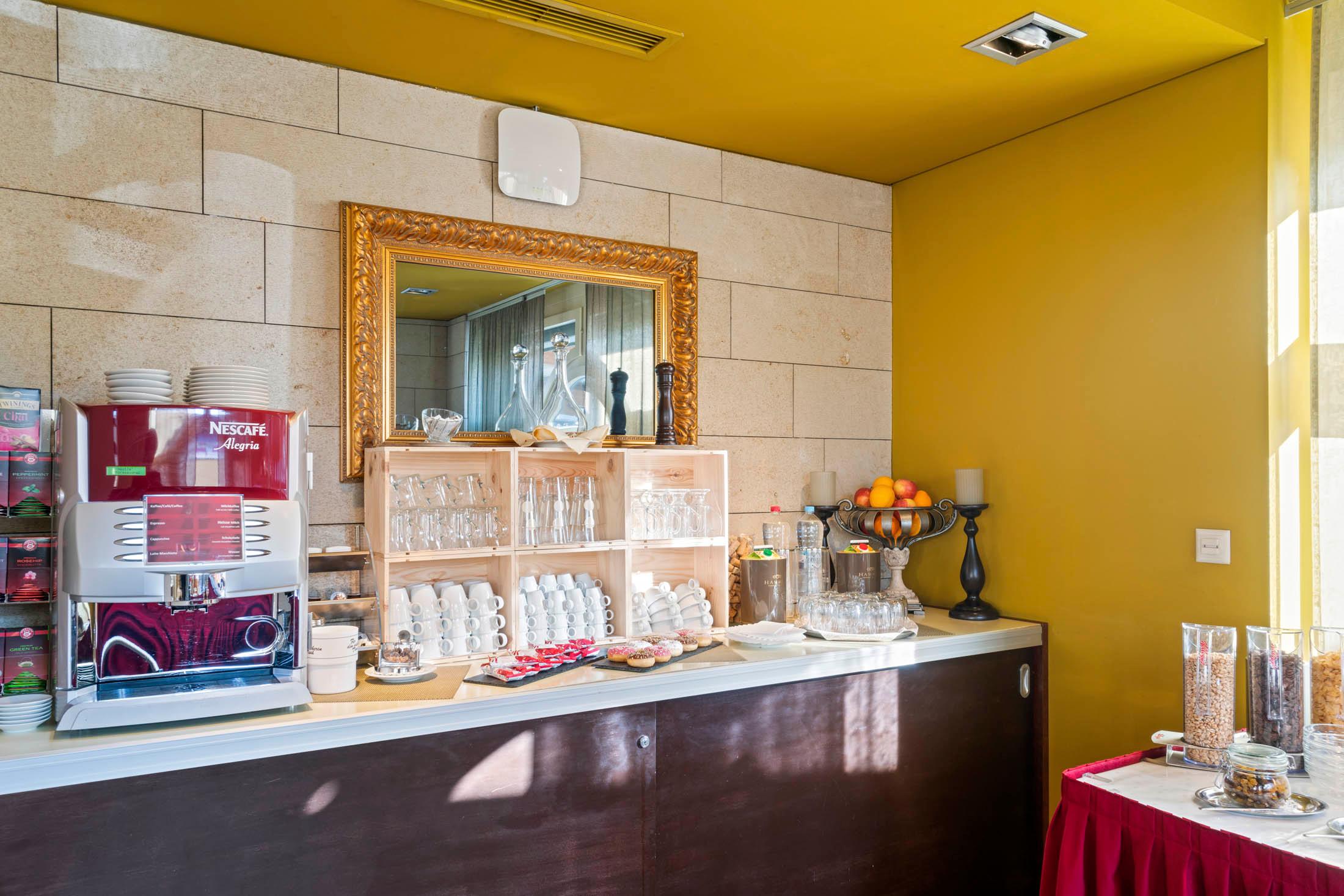 Bar/Salón Hotel Conti Dietikon