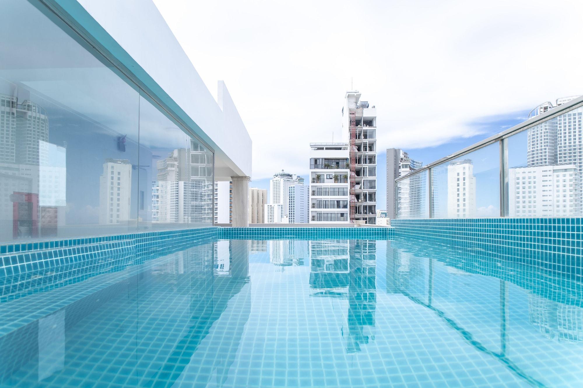 Varios Seven Seas Hotel and Apartment