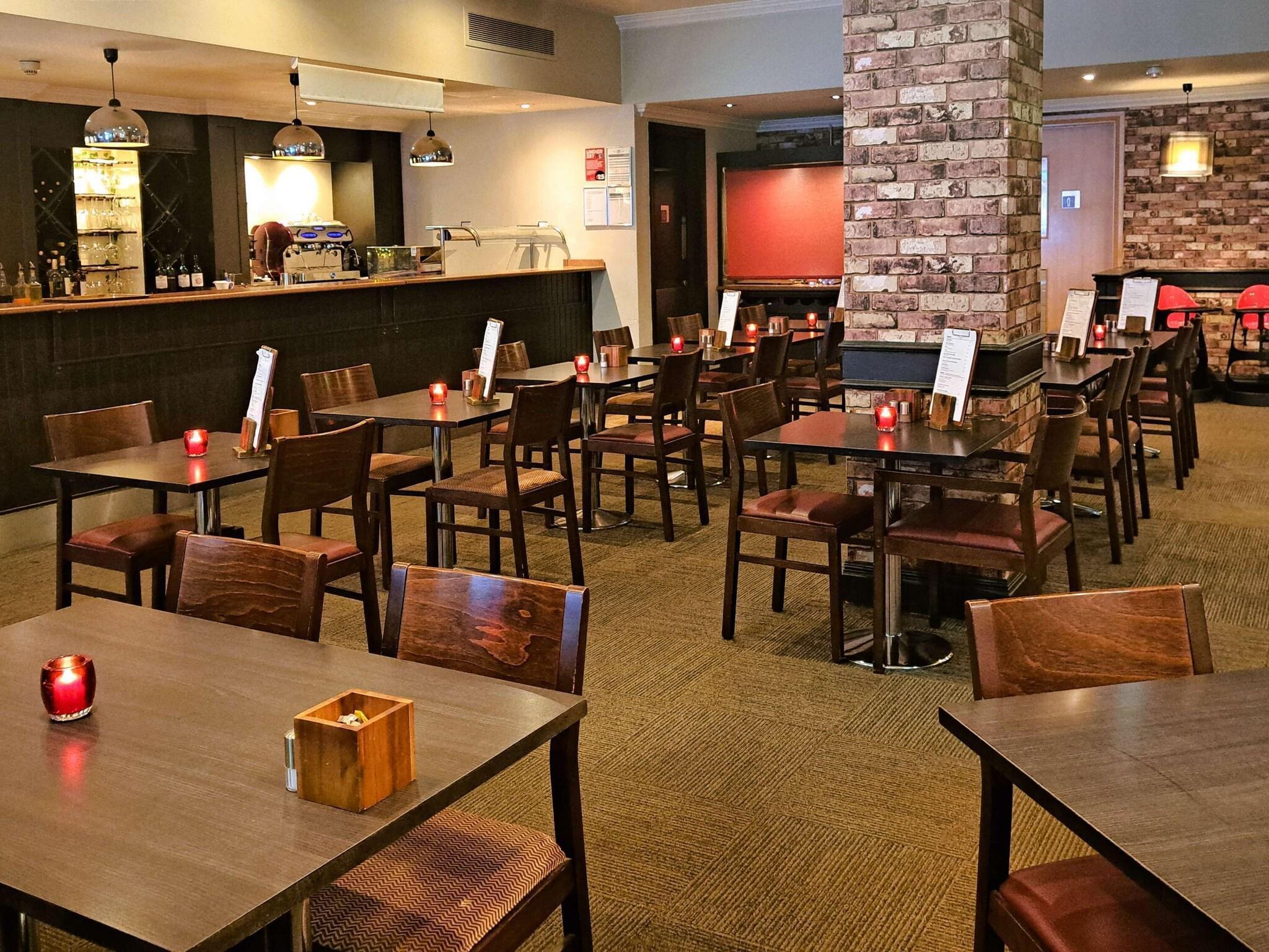 Bar/Salón ibis Carlisle – City Centre