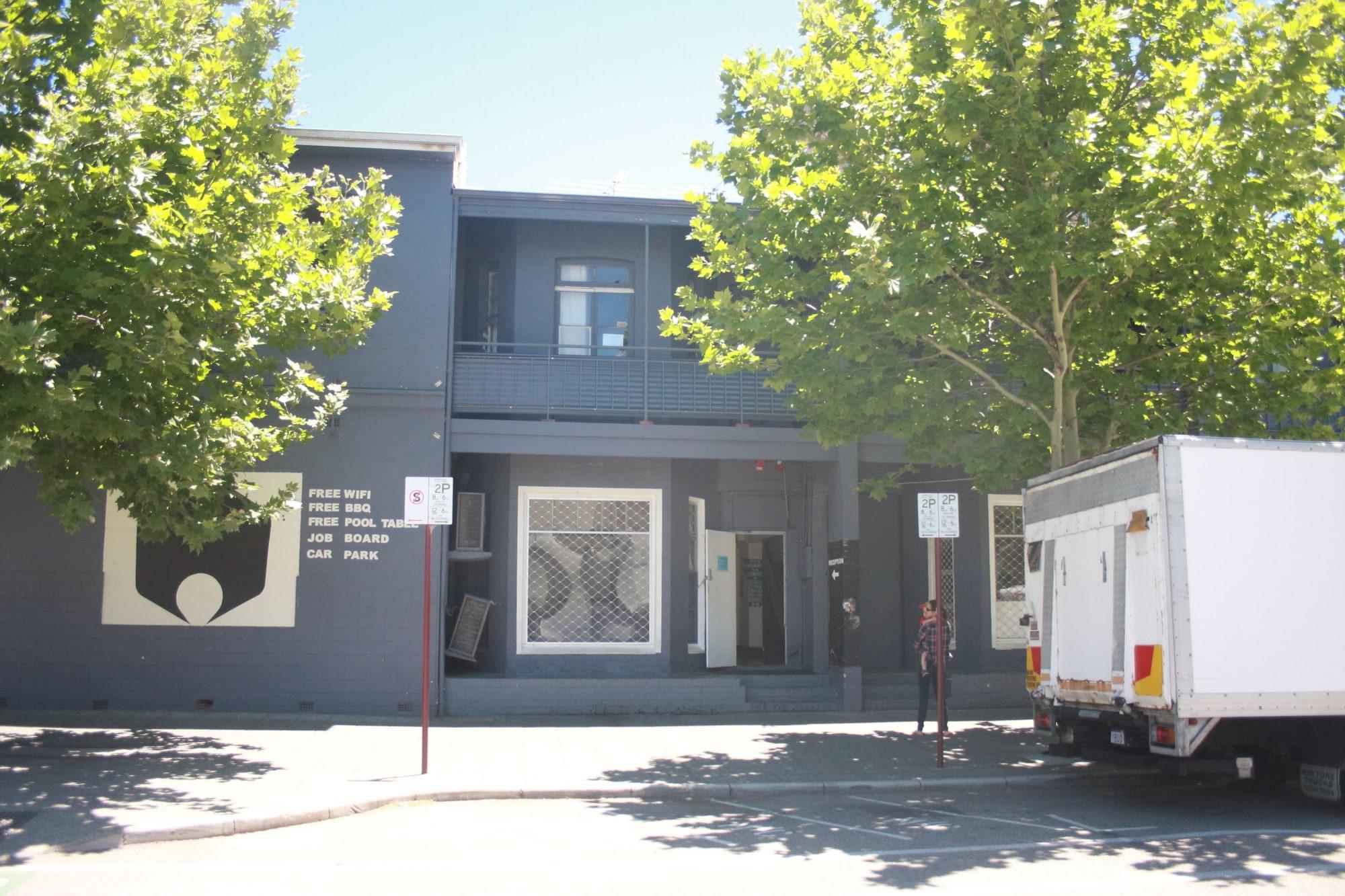 Vista Exterior The Hive Hostel